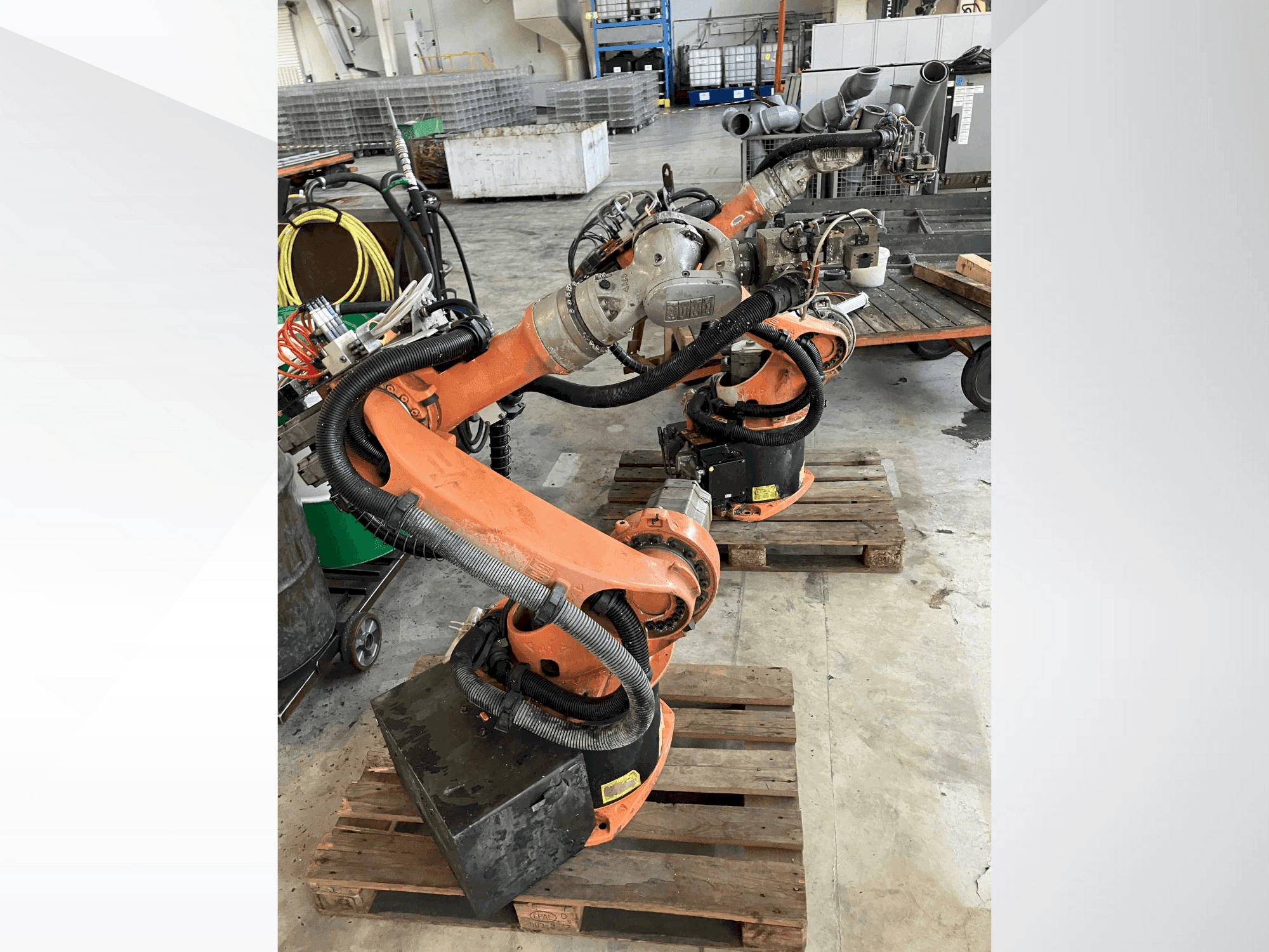 KUKA KR16 Mašinos vaizdas iš priekio