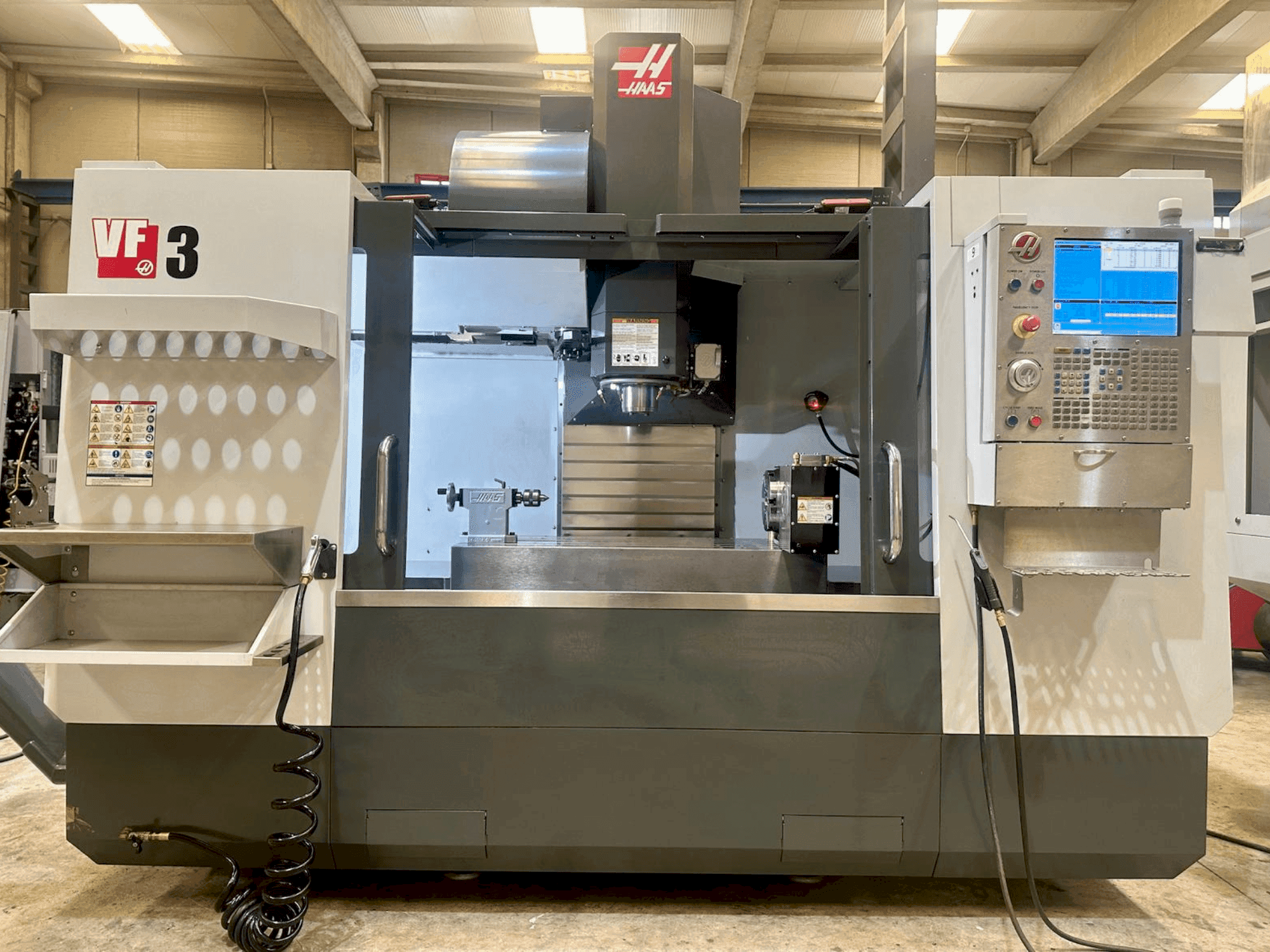 HAAS VF-3 Mašinos vaizdas iš priekio