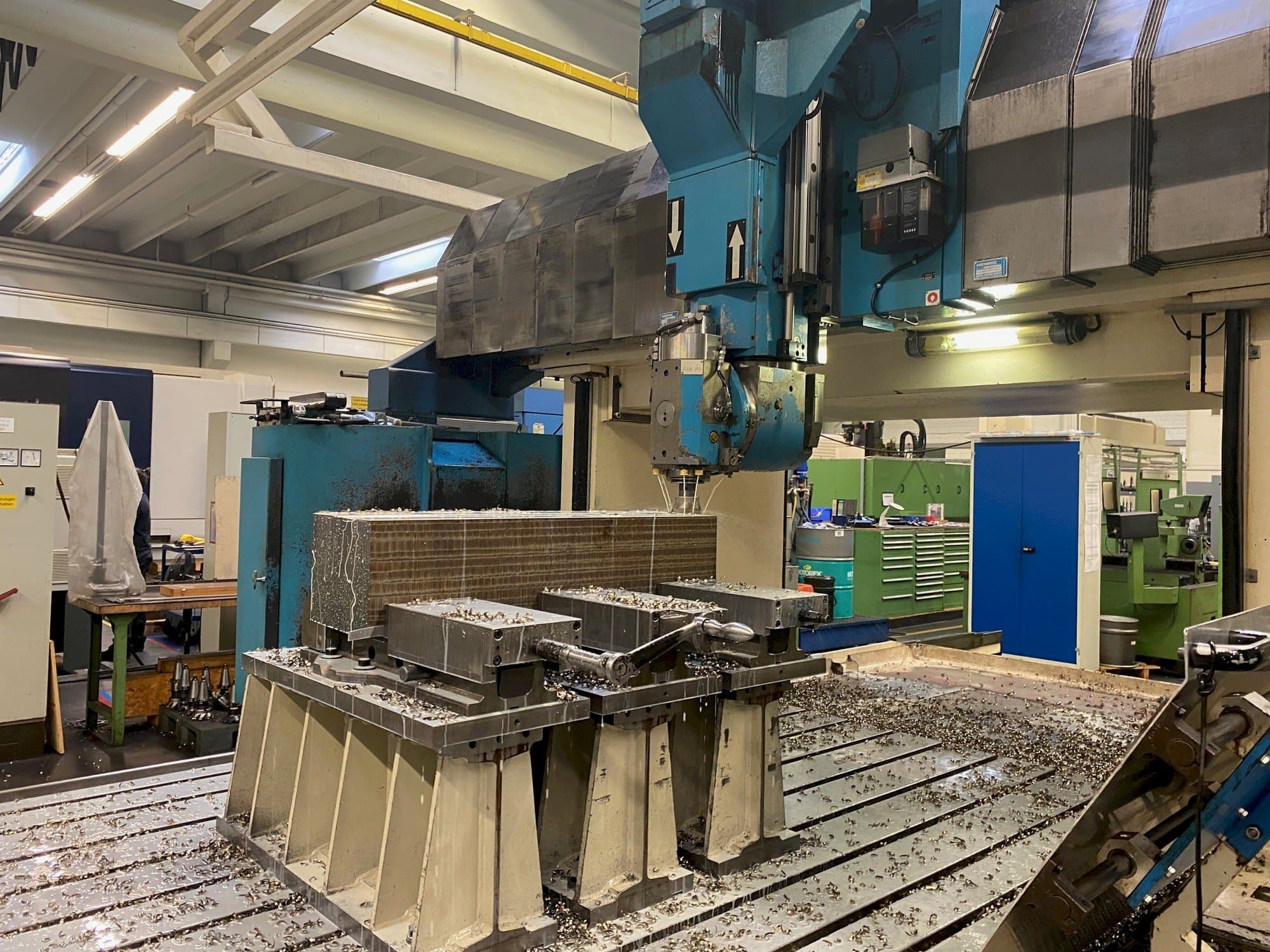 Forest Line Seramill 240 Mašinos vaizdas iš priekio