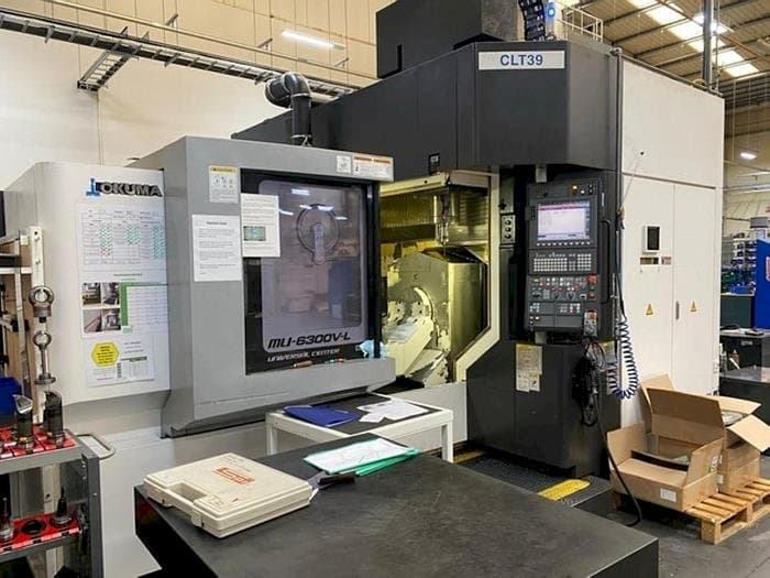 Okuma MU 6300V-L Mašinos vaizdas iš priekio