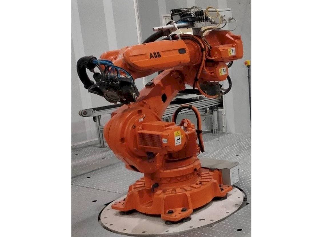 ABB IRB 6620-150/2.2 Mašinos vaizdas iš priekio