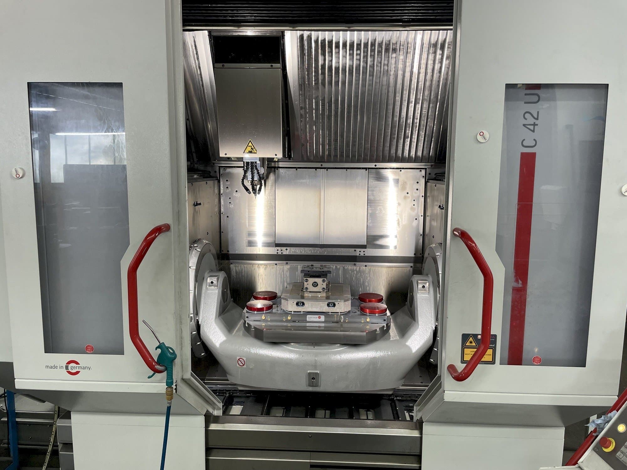 HERMLE C 42 U Mašinos vaizdas iš priekio