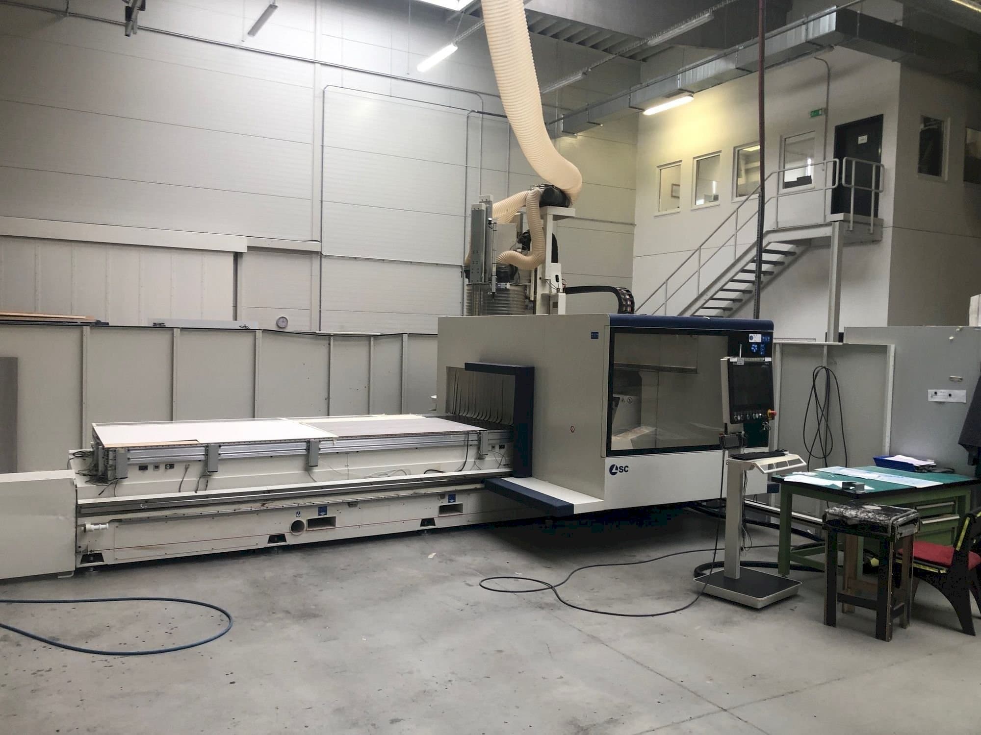 SCM ACCORD 50 FX-M Mašinos vaizdas iš priekio