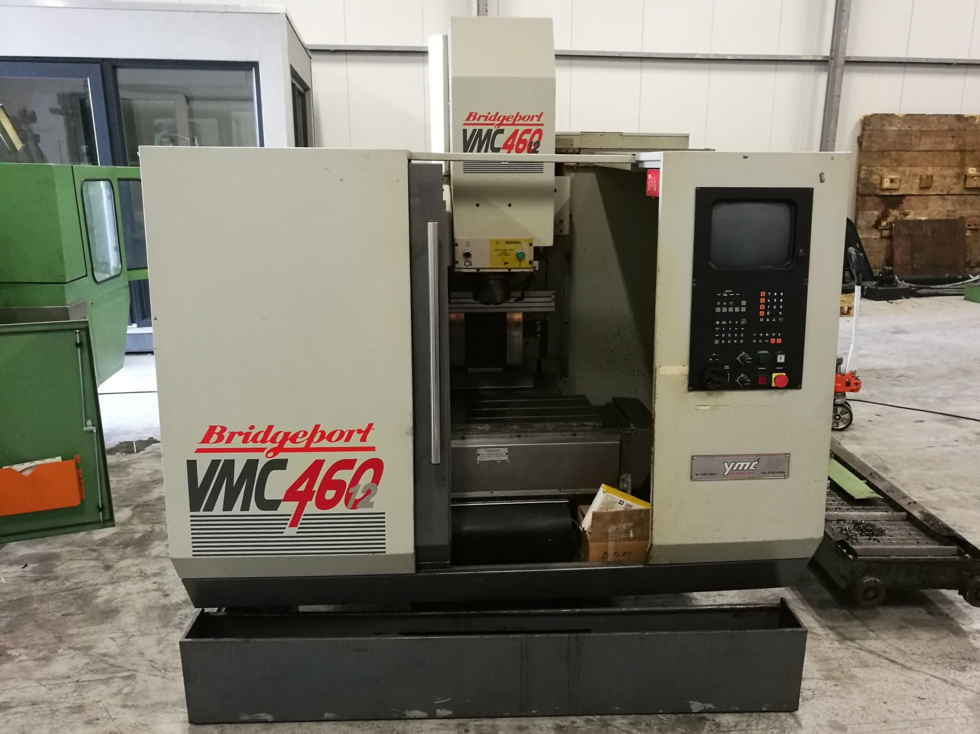 Bridgeport VMC 460 Mašinos vaizdas iš priekio