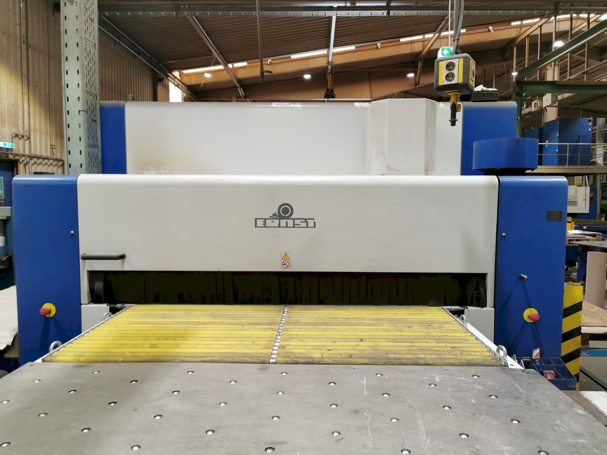 ERNST Neptun EBS Mašinos vaizdas iš priekio