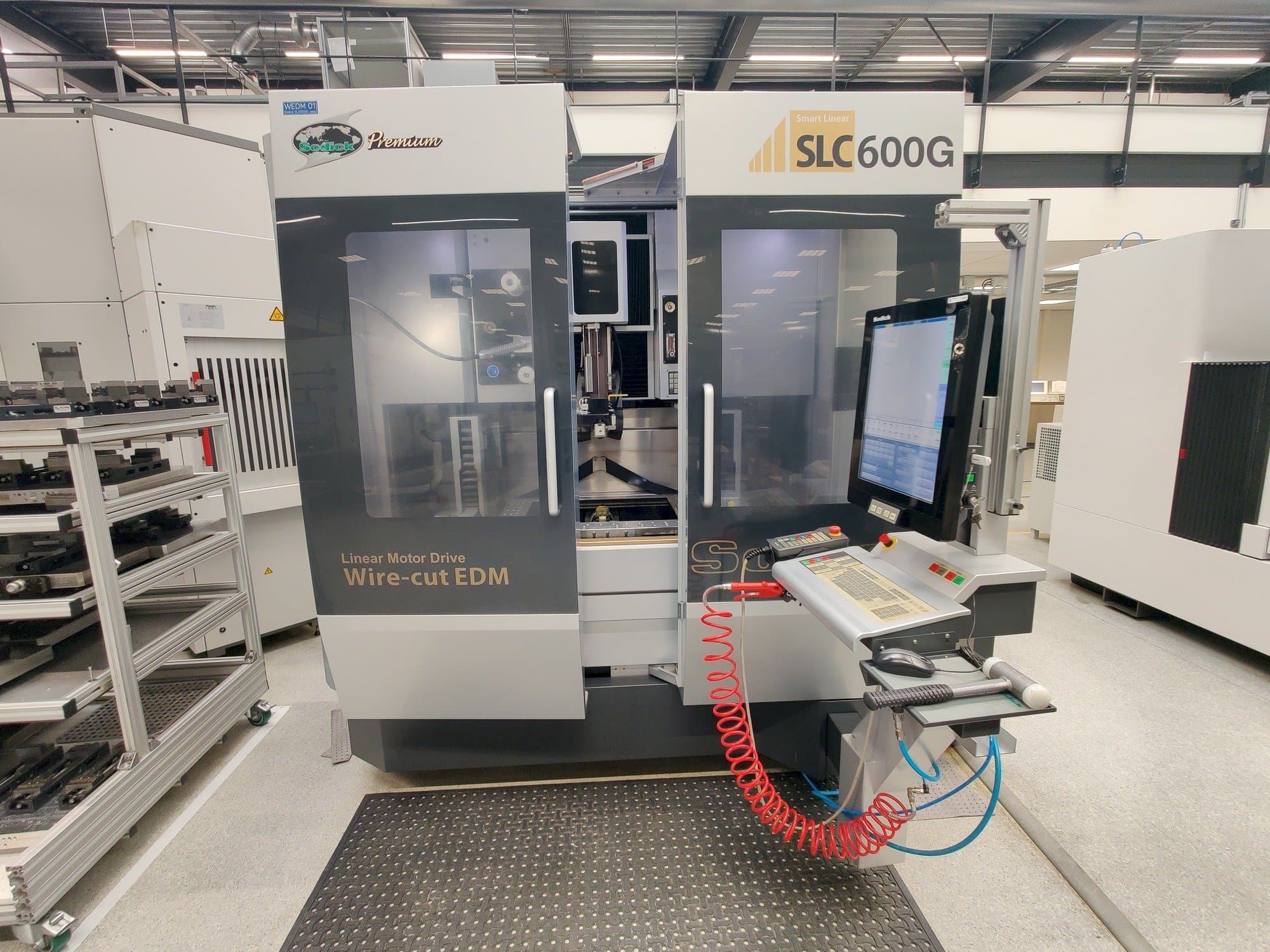 Sodick SPW600 Mašinos vaizdas iš priekio