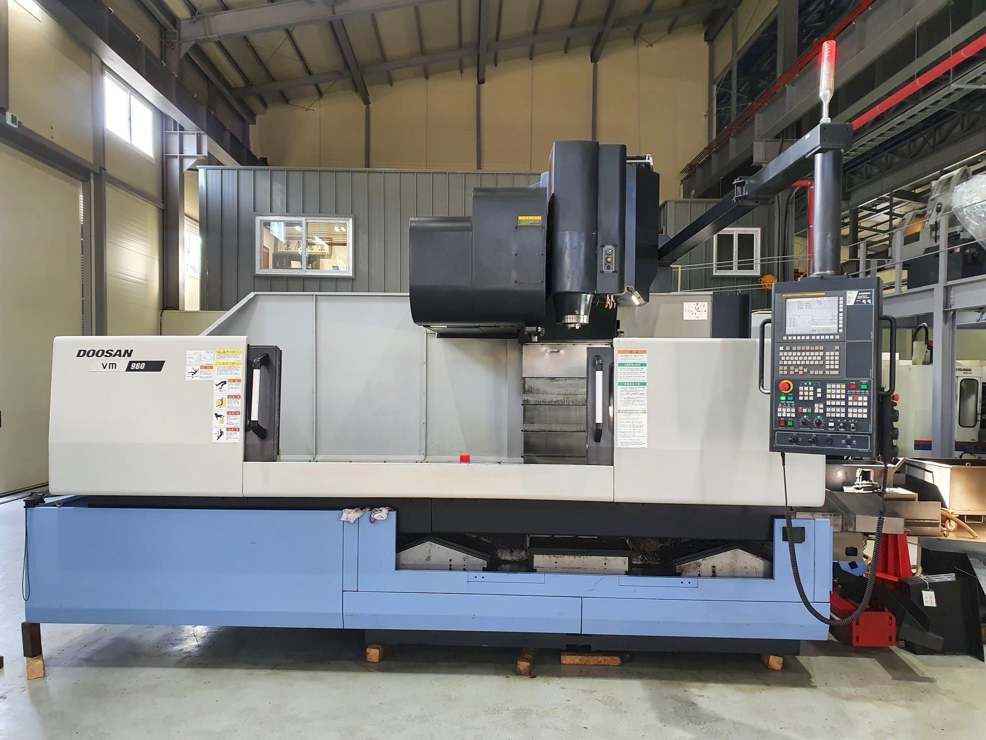 Doosan VM 960 Mašinos vaizdas iš priekio