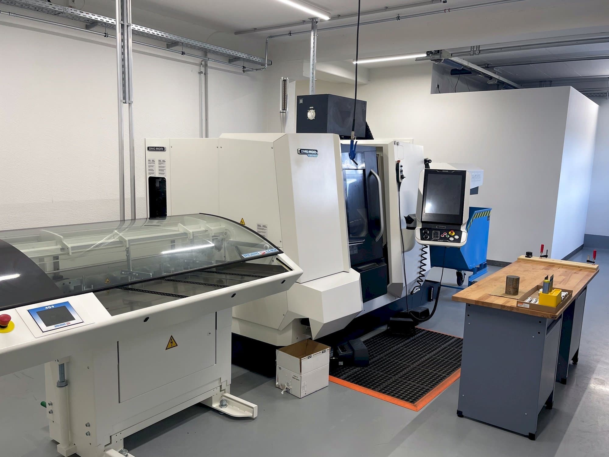 DMG Mori Seiki CLX 350 V6 Mašinos vaizdas iš priekio