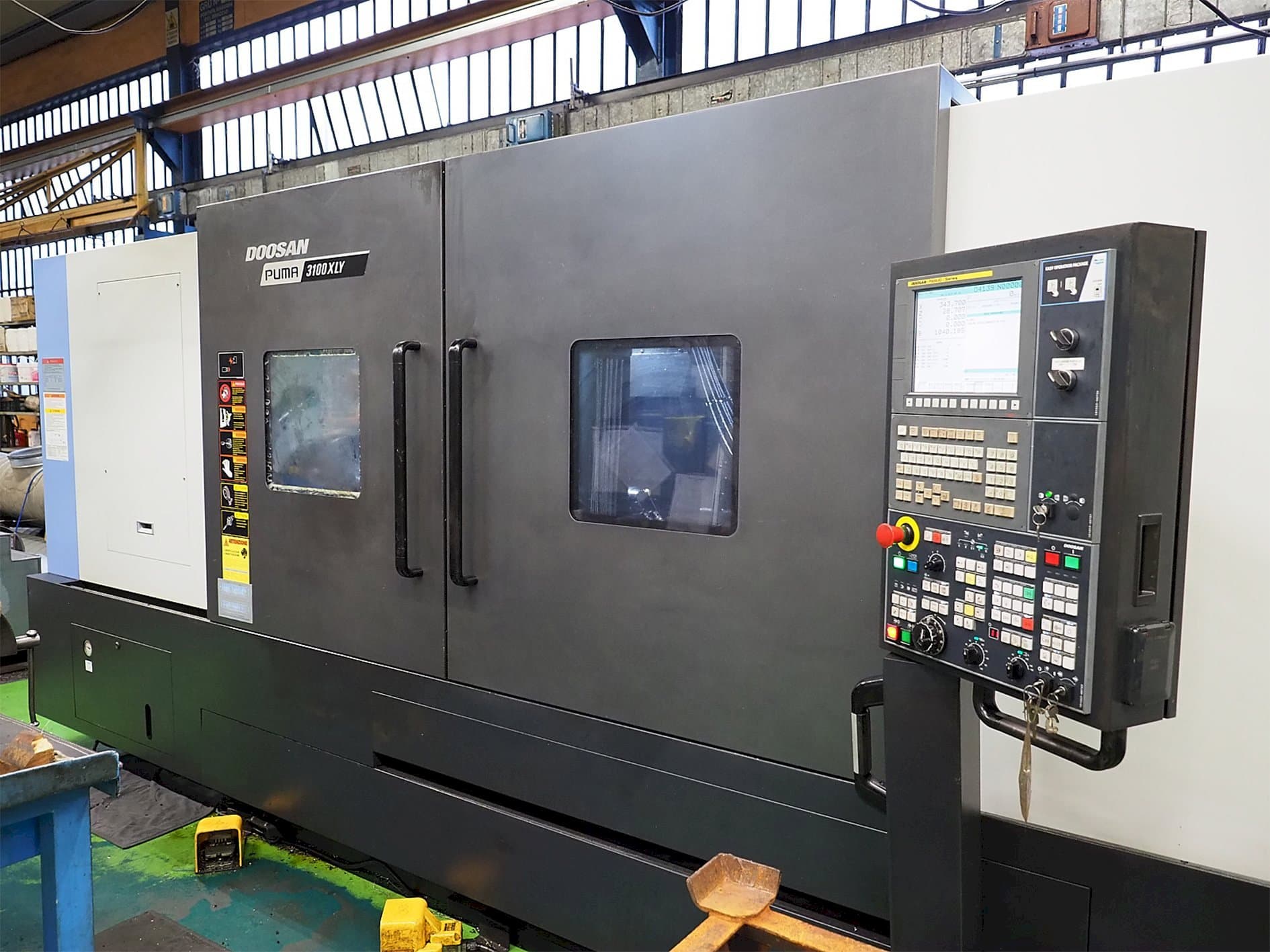 Doosan Puma 3100XLY Mašinos vaizdas iš priekio