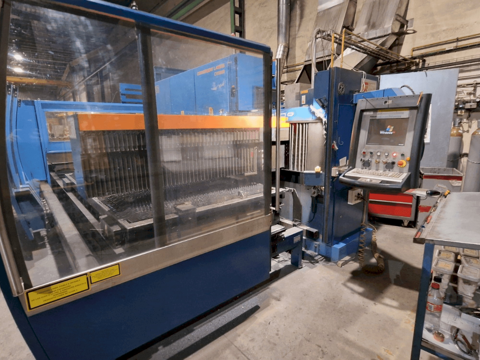 Prima Industrie PLATINO 1530 Mašinos vaizdas iš priekio