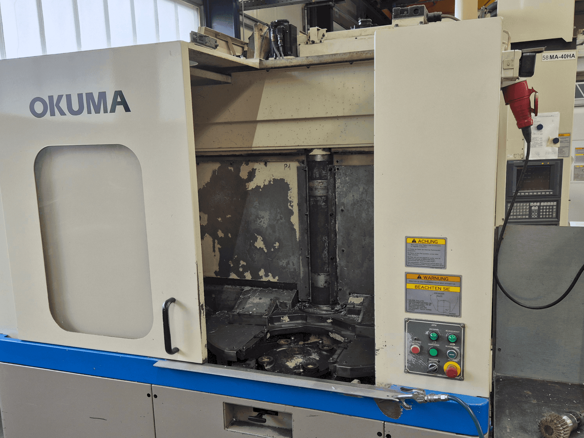 Okuma MA-40HA Mašinos vaizdas iš priekio