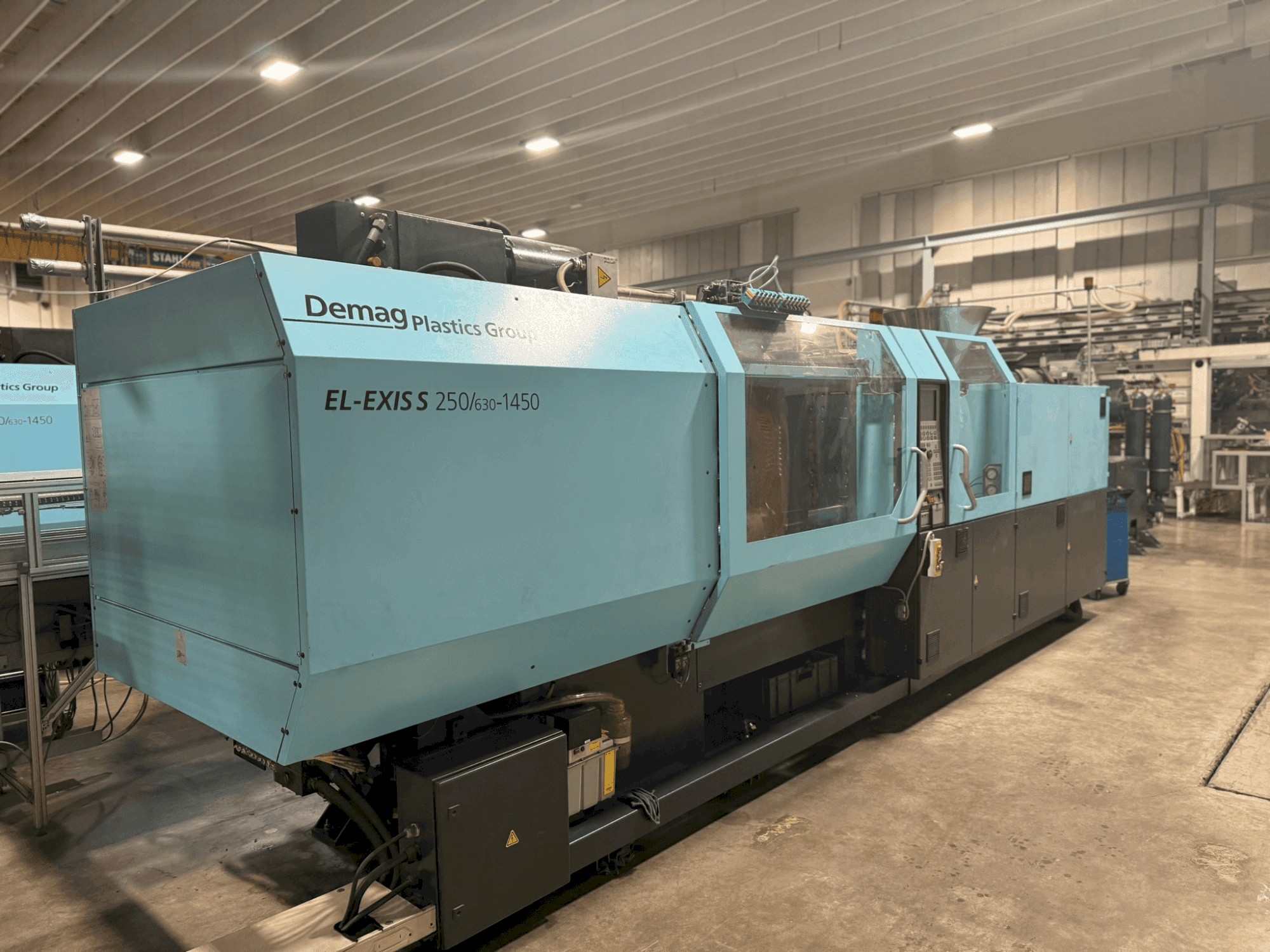 SUMITOMO SHI DEMAG El-Exis S 250/630-1450 Mašinos vaizdas iš priekio