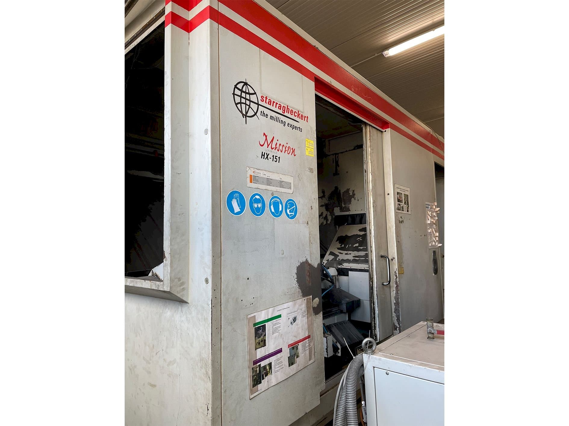 Starrag HX 151 (2004) Mašinos vaizdas iš priekio