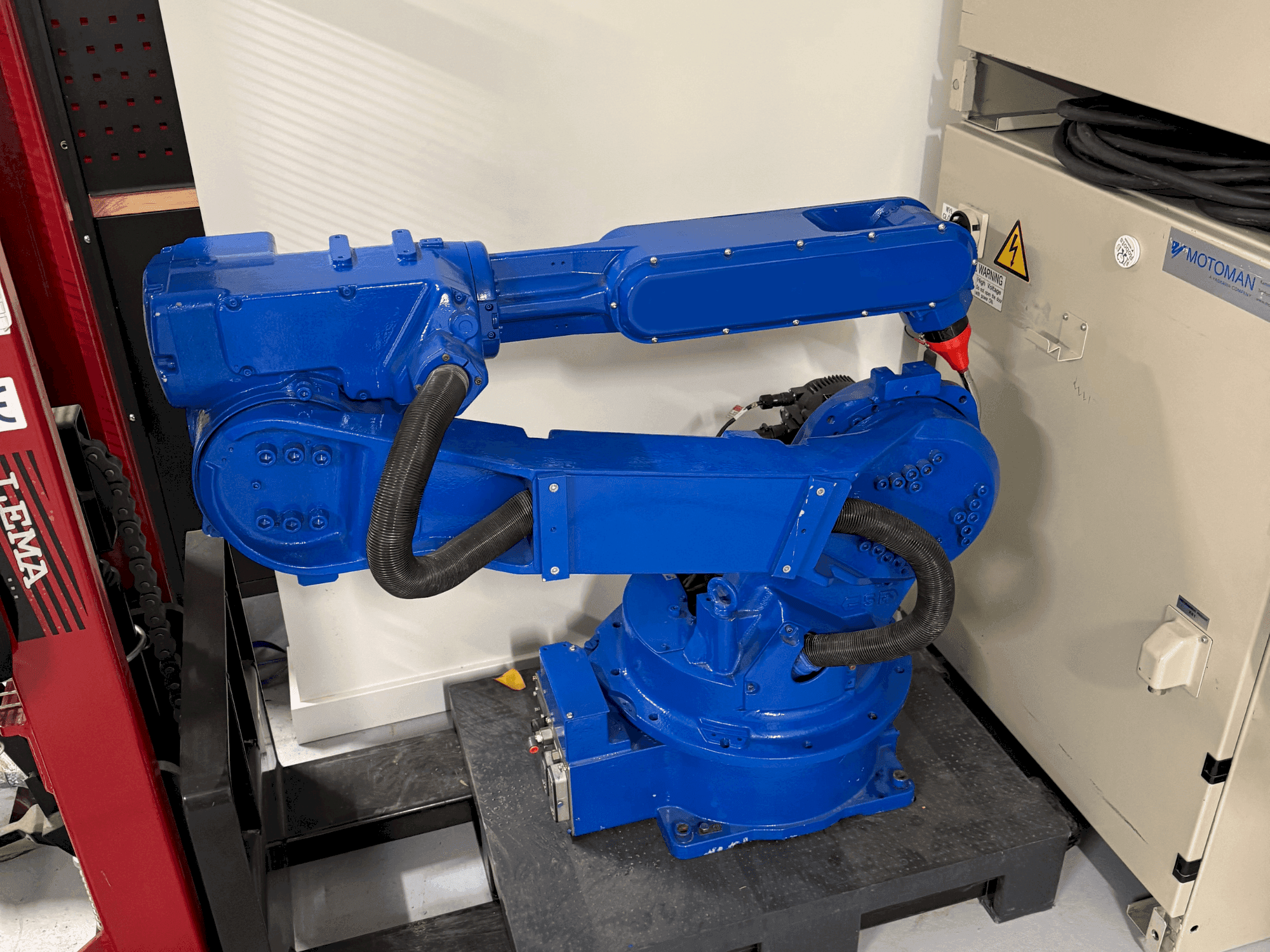 Yaskawa Motoman YR HP 20D Mašinos vaizdas iš priekio