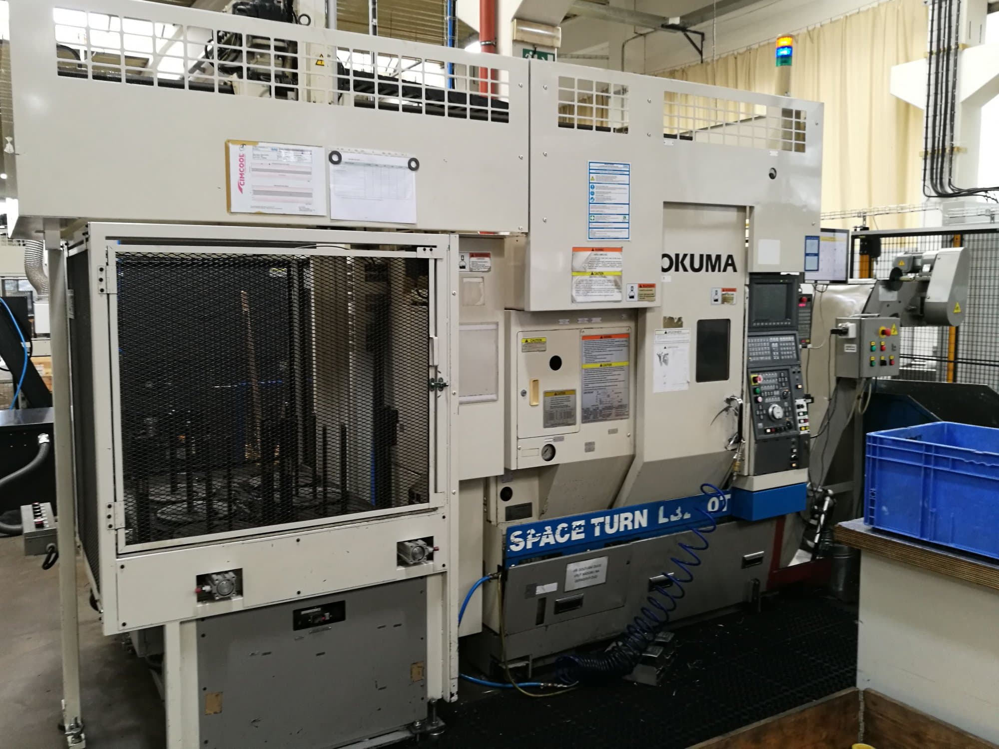 Okuma SPACE TURN LB250T Mašinos kairės pusės vaizdas