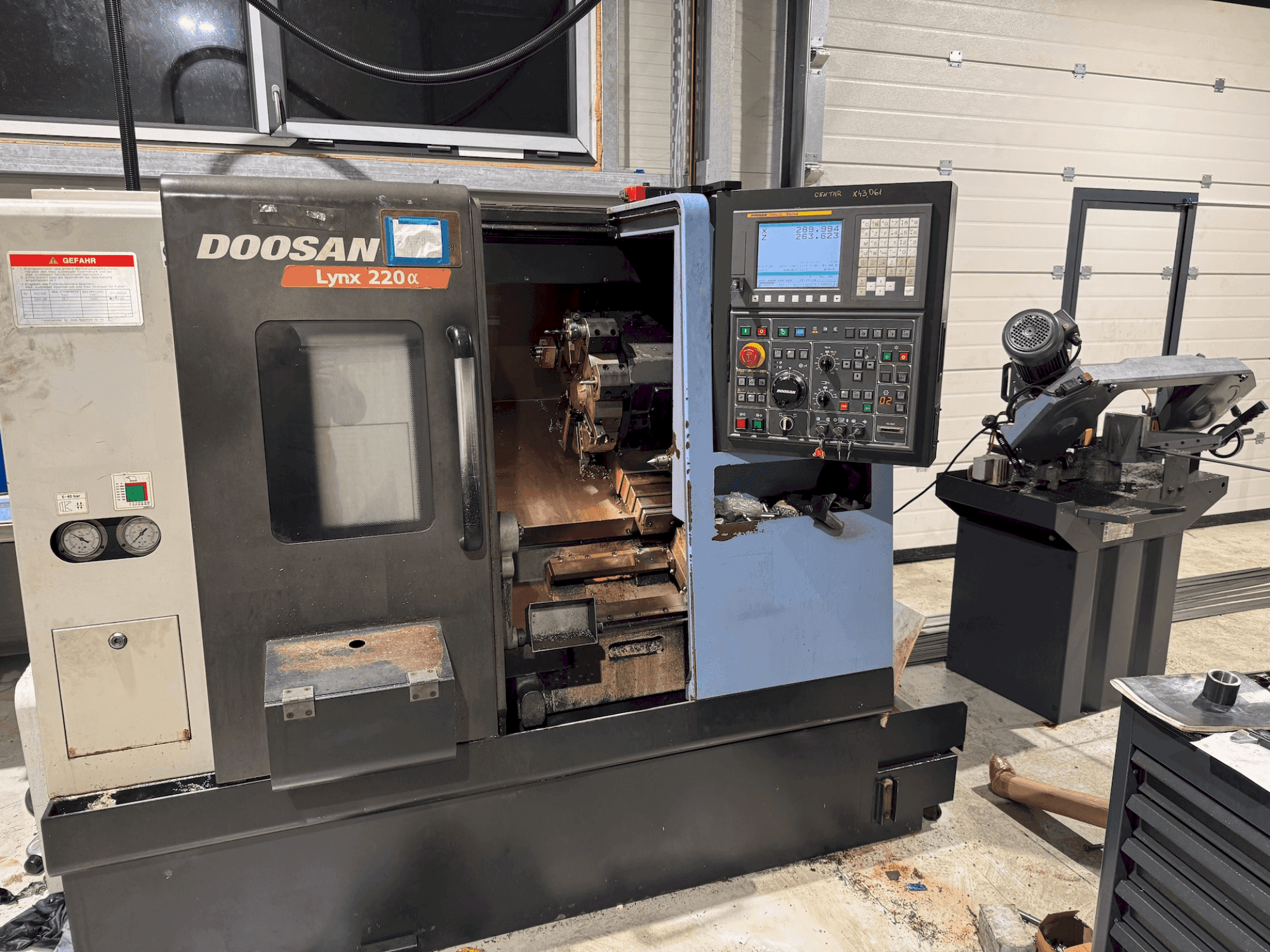 DOOSAN Lynx 220 Alpha Mašinos vaizdas iš priekio