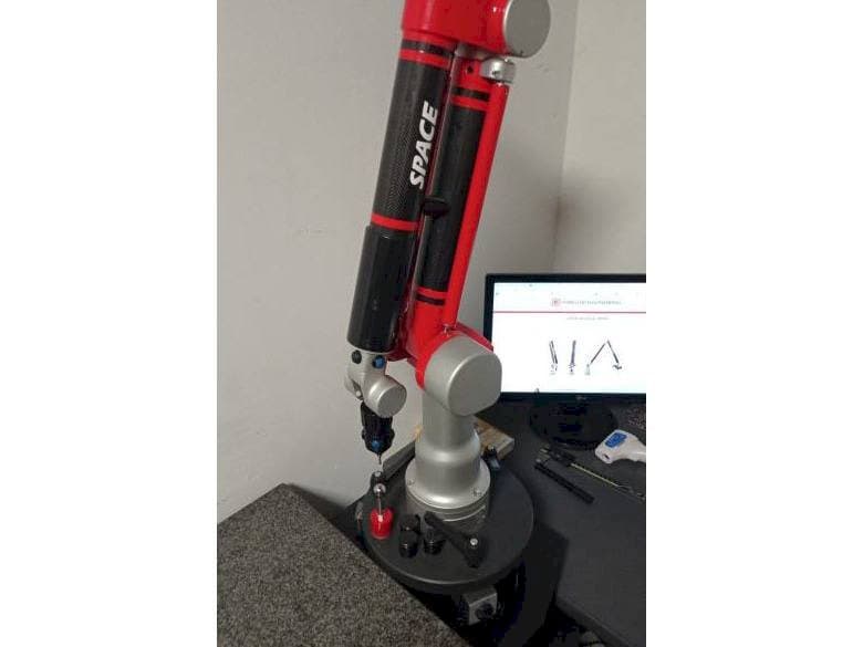 Tomelleri Engineering Space - 6 Axes Mašinos vaizdas iš priekio