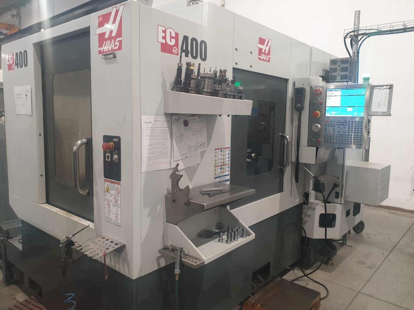 HAAS EC400 Mašinos vaizdas iš priekio