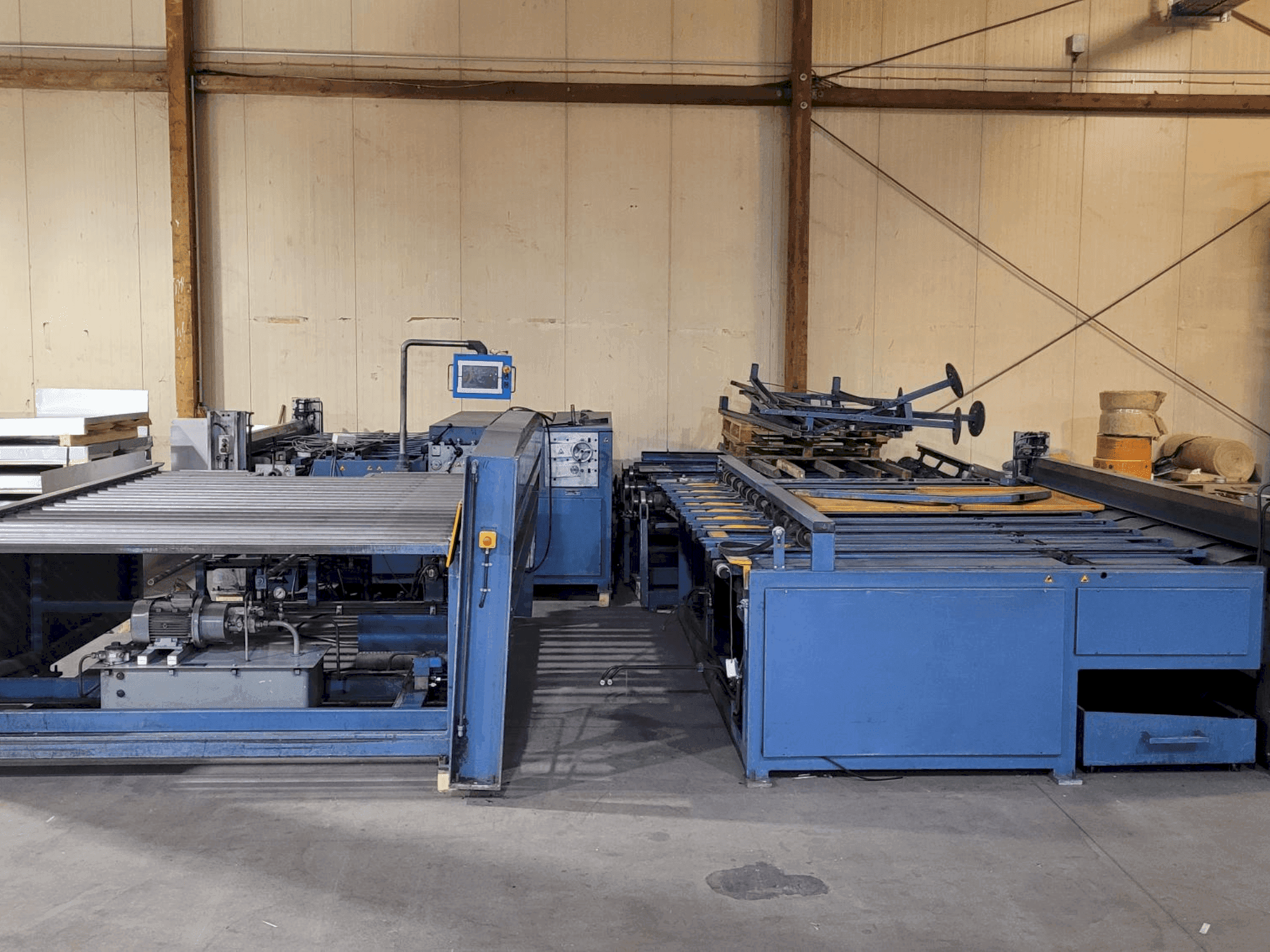 TWIN SEAM KA 2000-3000 Mašinos vaizdas iš priekio