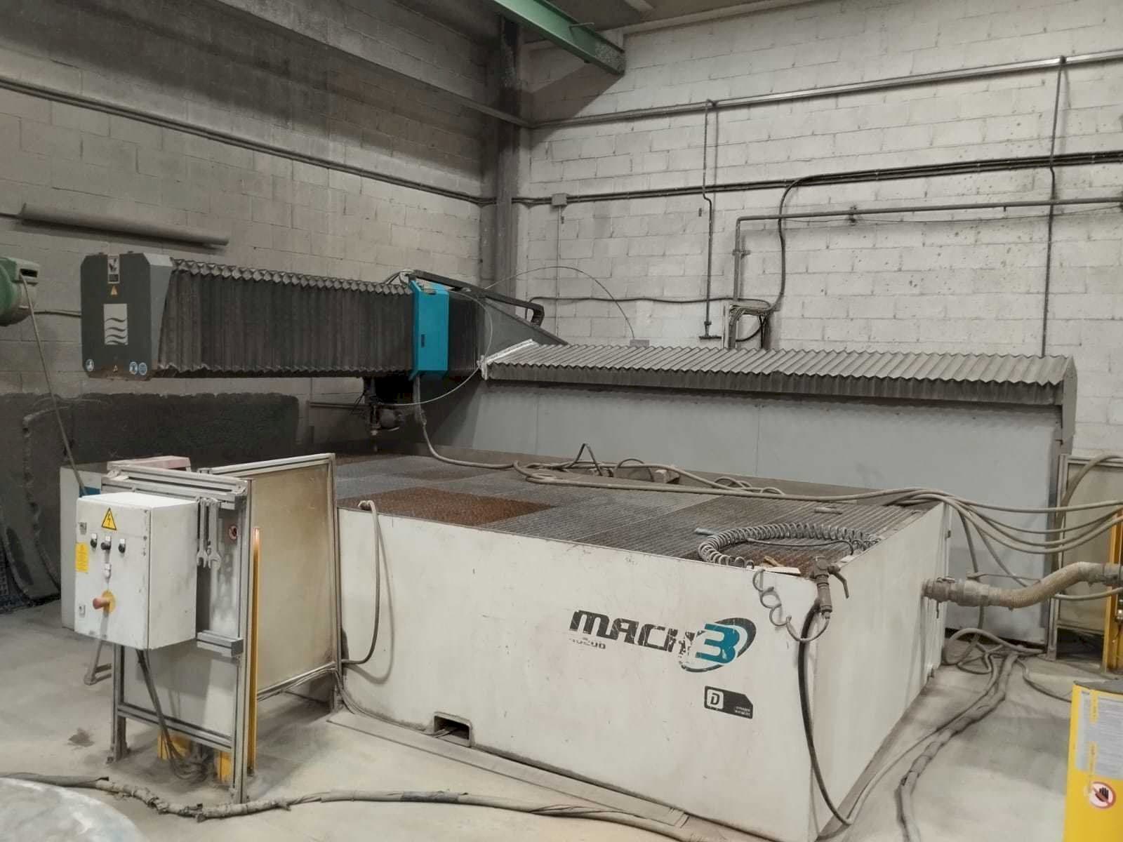 Flow Mach3 4020B Mašinos vaizdas iš priekio