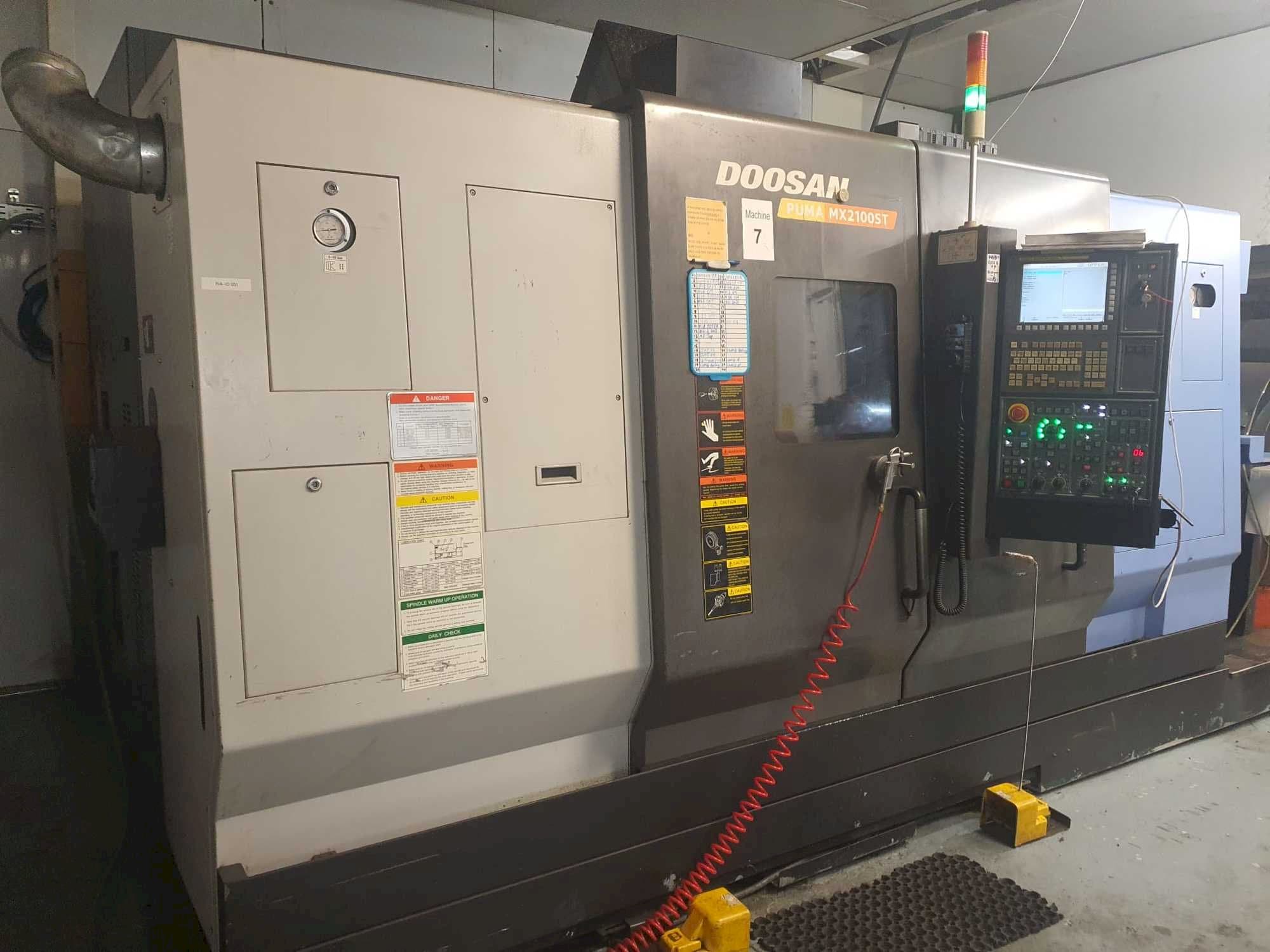 Doosan Puma MX2100ST Mašinos vaizdas iš priekio