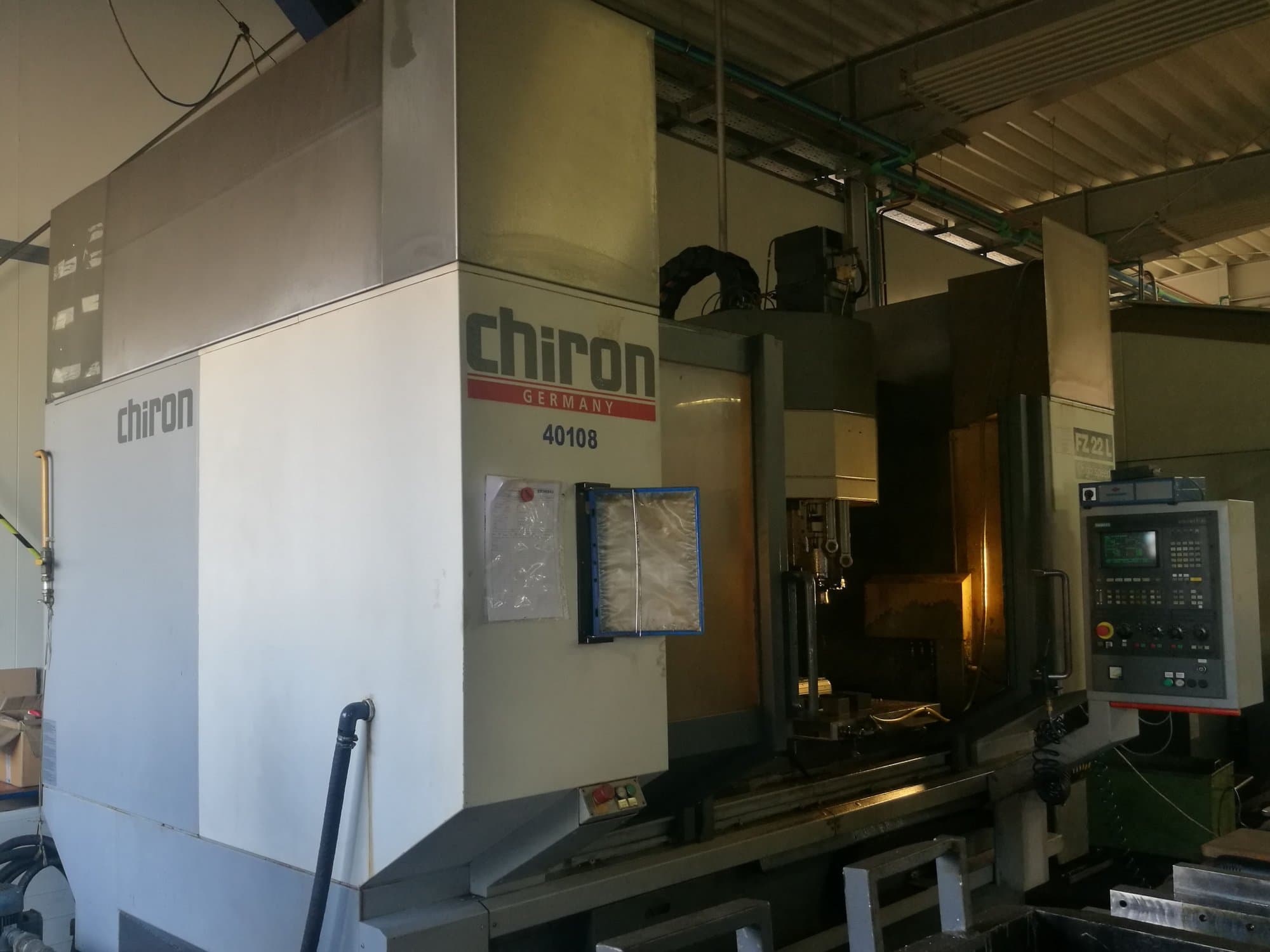 Chiron FZ 18L Mašinos dešinės pusės vaizdas