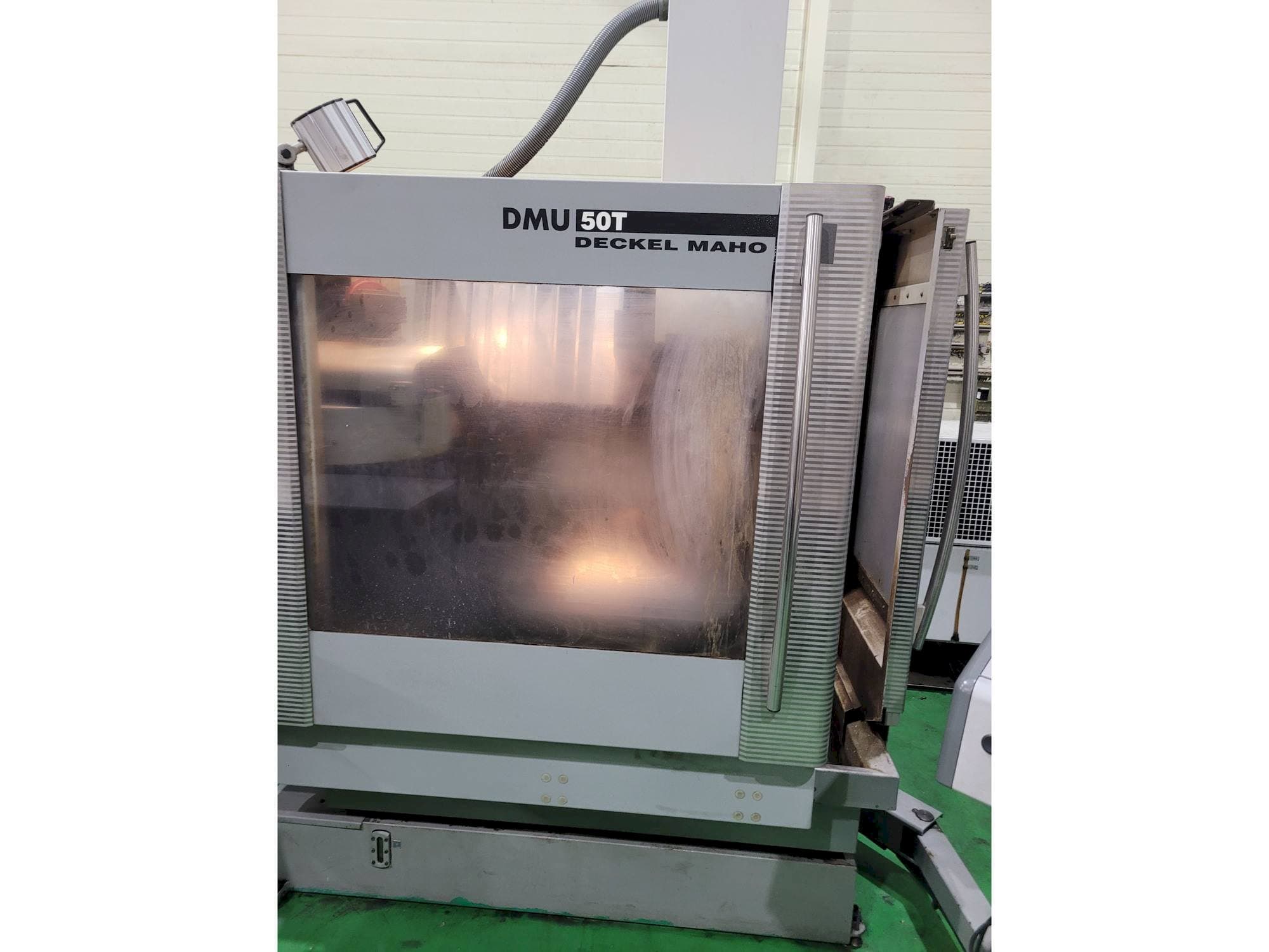 DECKEL MAHO DMU 50 T Mašinos vaizdas iš priekio