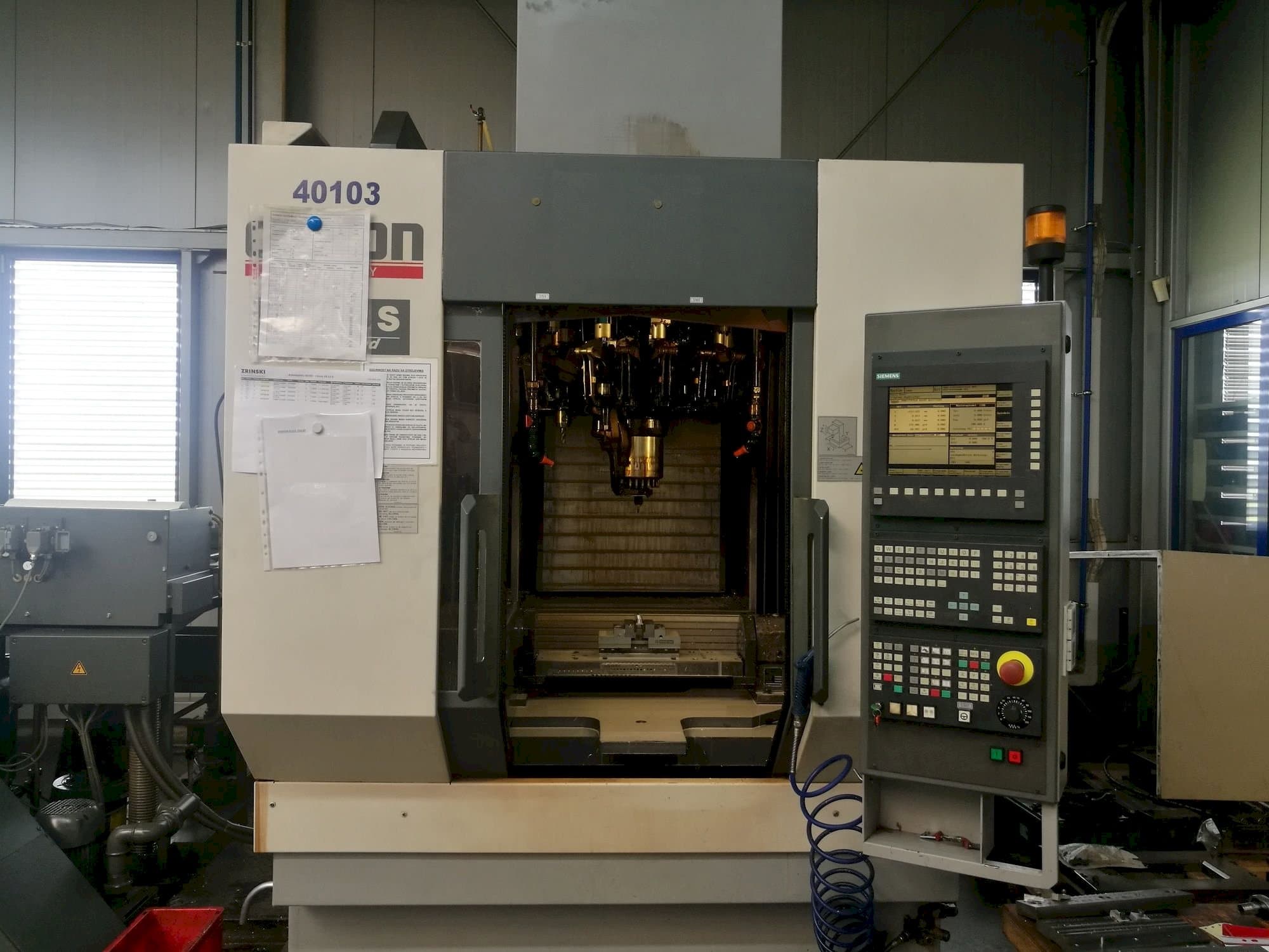 CHIRON FZ12S Mašinos vaizdas iš priekio