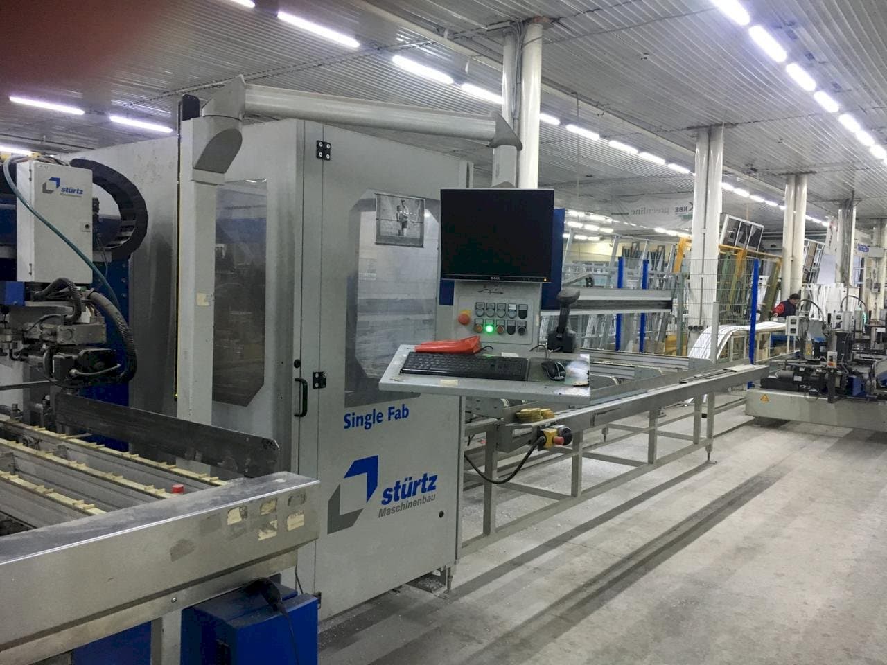 Sturtz NFZ-JC-JM-160-X Mašinos vaizdas iš priekio