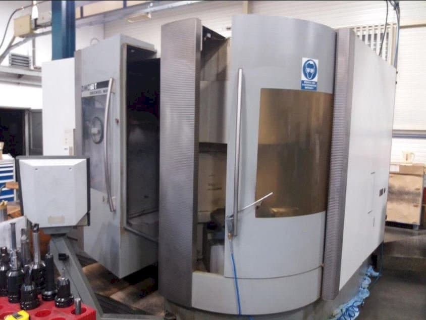 DECKEL MAHO DMC 60T Mašinos vaizdas iš priekio