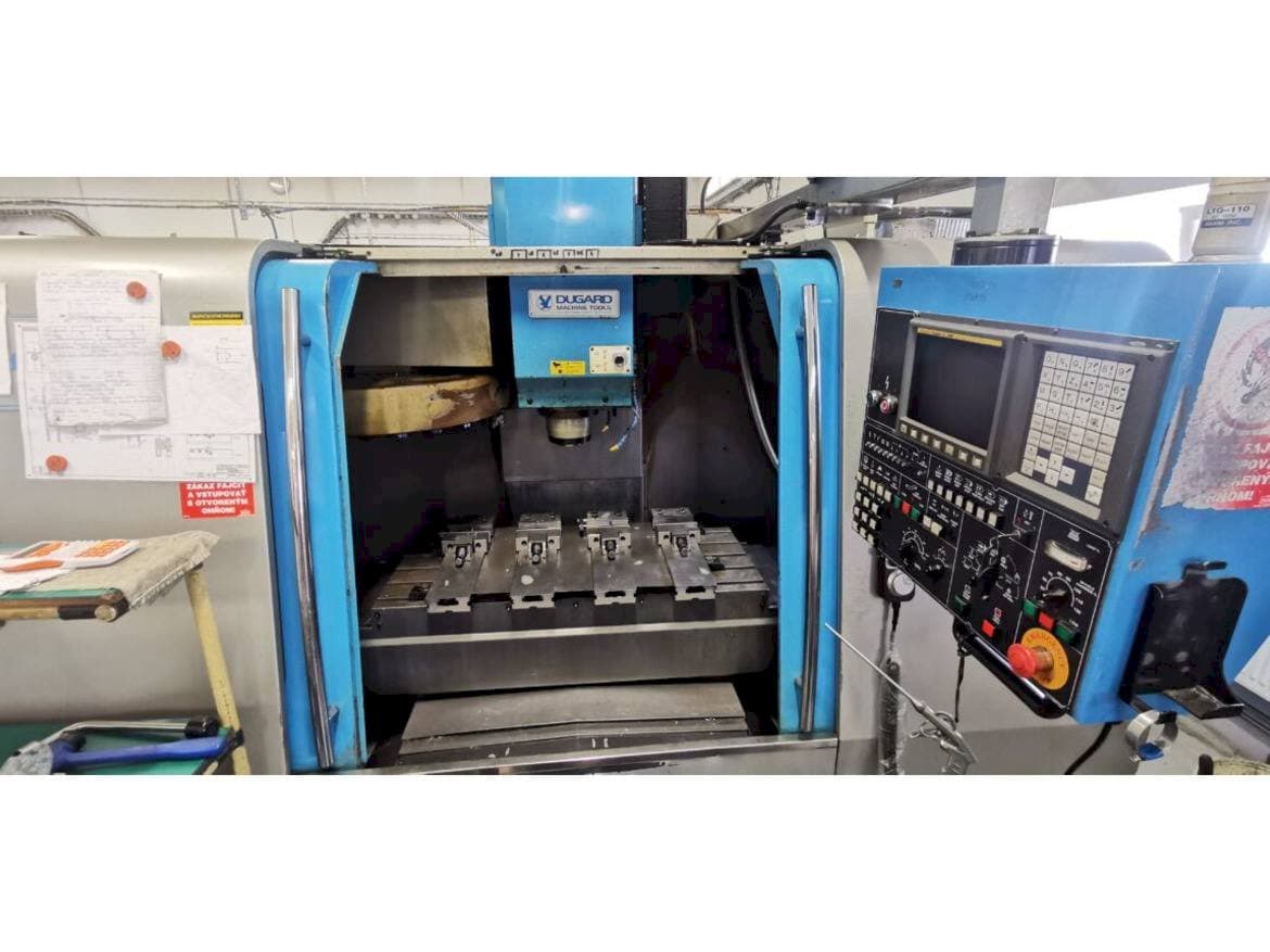 Dugard									 EAGLE 1000 VMC-L Mašinos vaizdas iš priekio