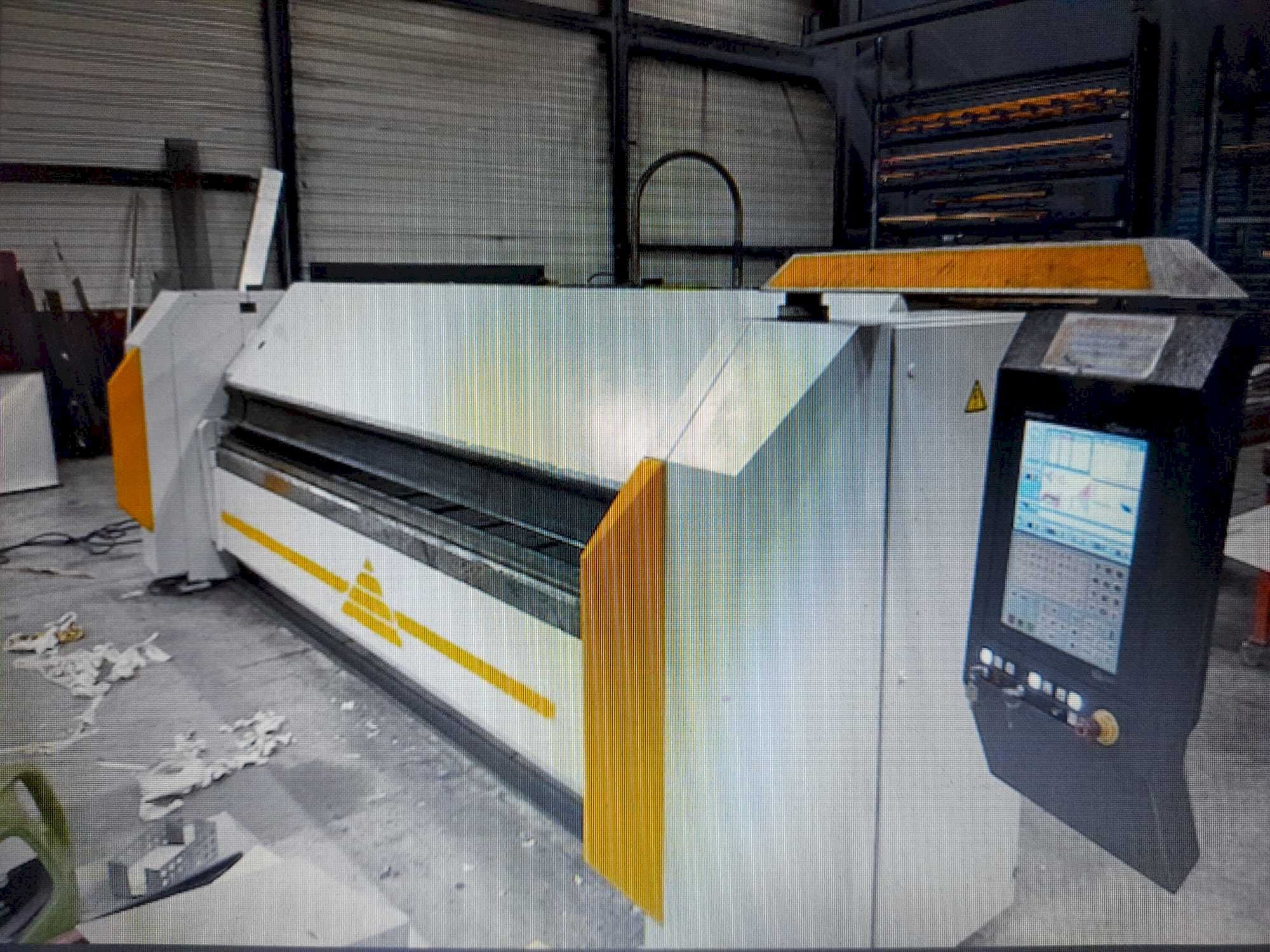 RAS 73.40 flexibend Mašinos vaizdas iš priekio