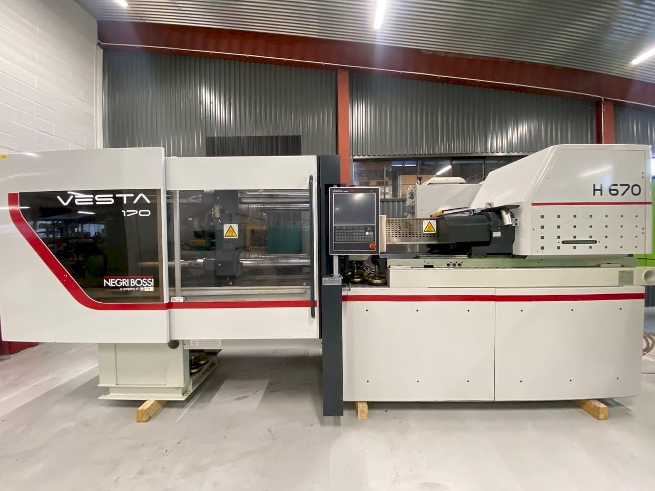 Negri Bossi VE170, M151 Mašinos vaizdas iš priekio