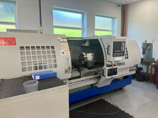 MASCUT AC-2580 Mašinos vaizdas iš priekio