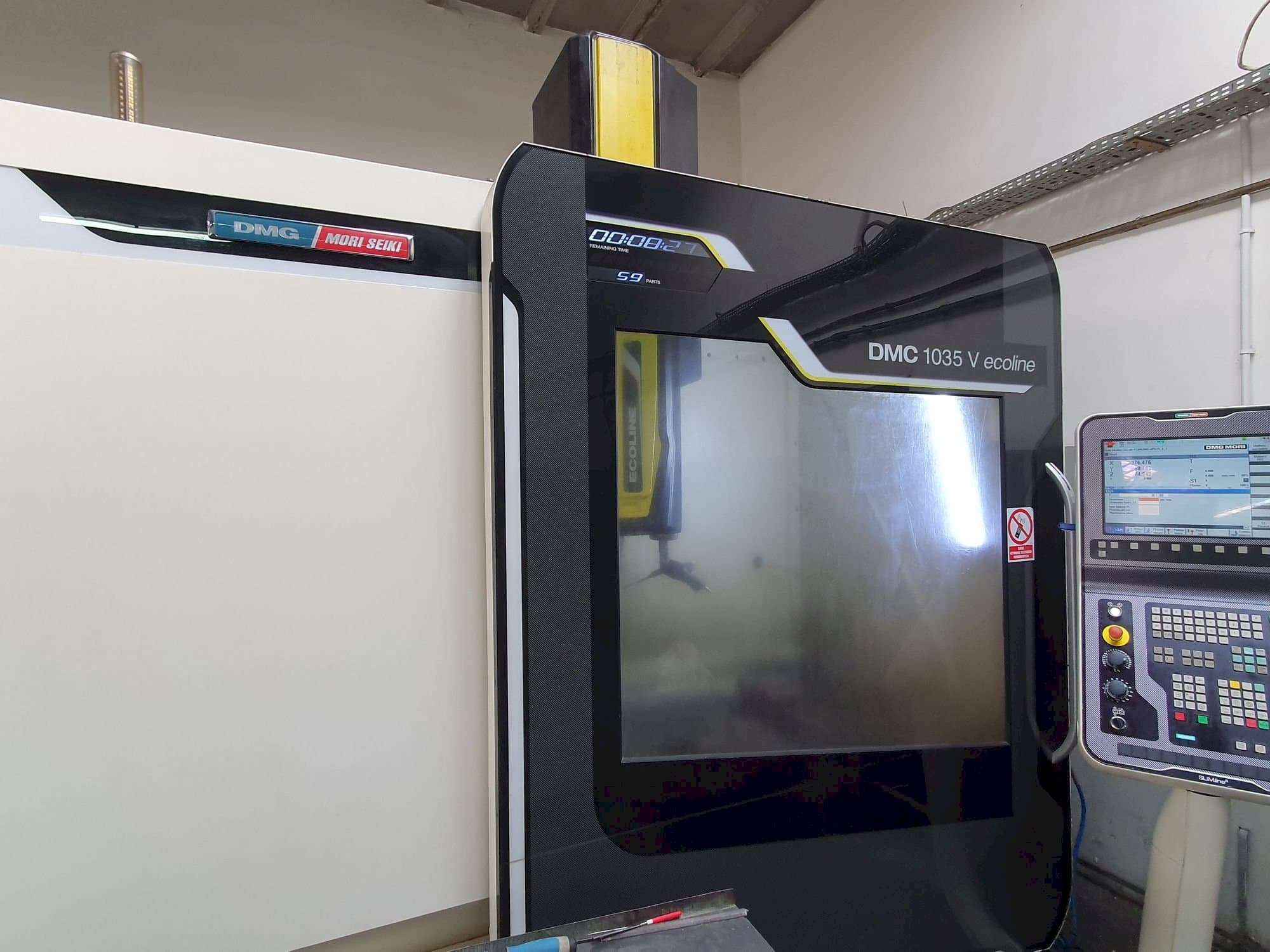 DMG MORI DMC 1035V Ecoline Mašinos vaizdas iš priekio