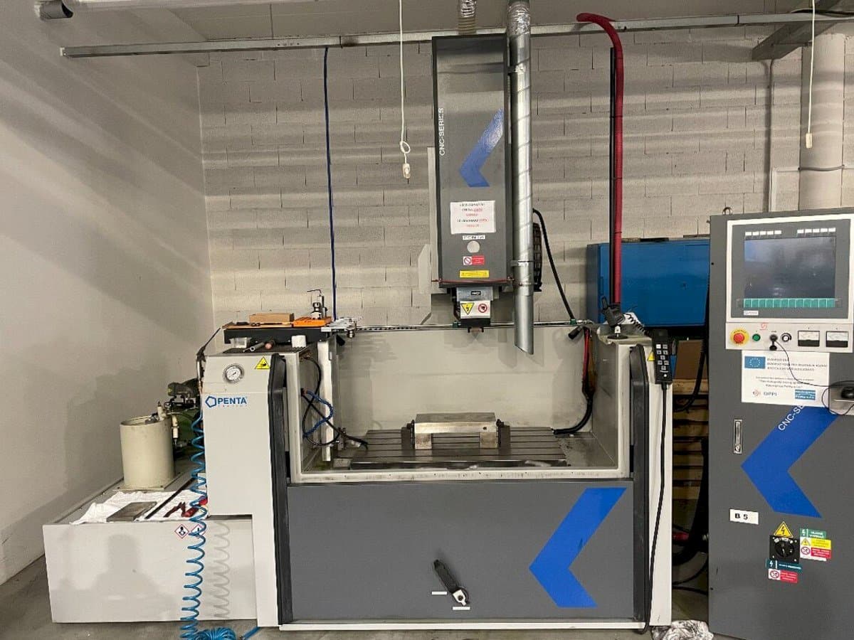 PENTA 650G CNC Mašinos vaizdas iš priekio