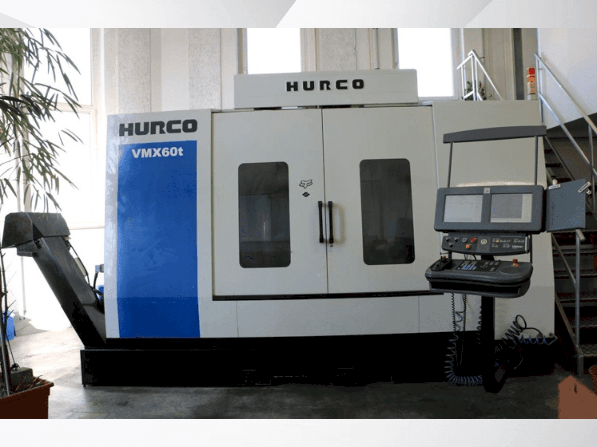 Hurco VMX60/40T Mašinos vaizdas iš priekio