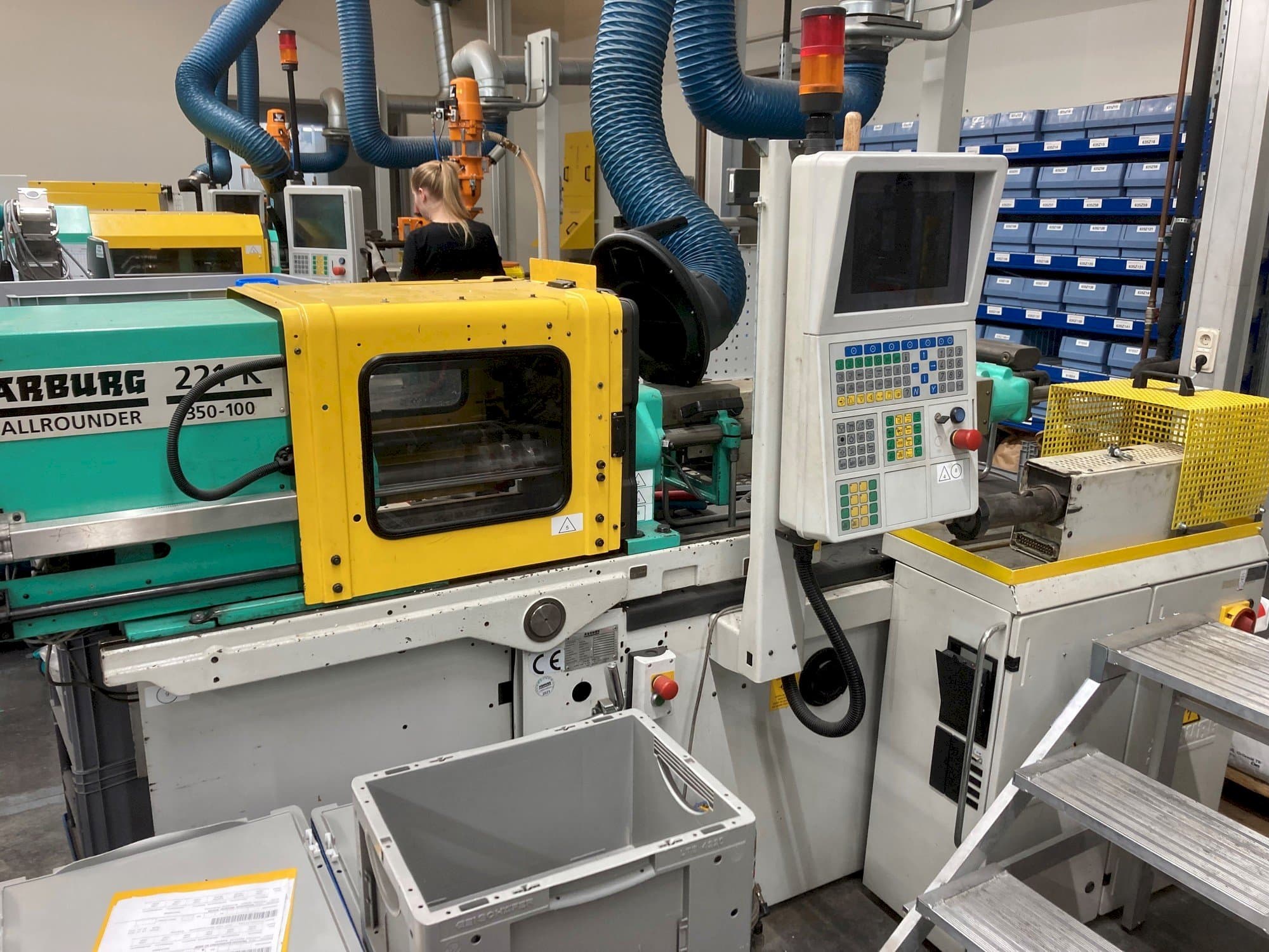 Arburg 221 K 350-100U Mašinos vaizdas iš priekio