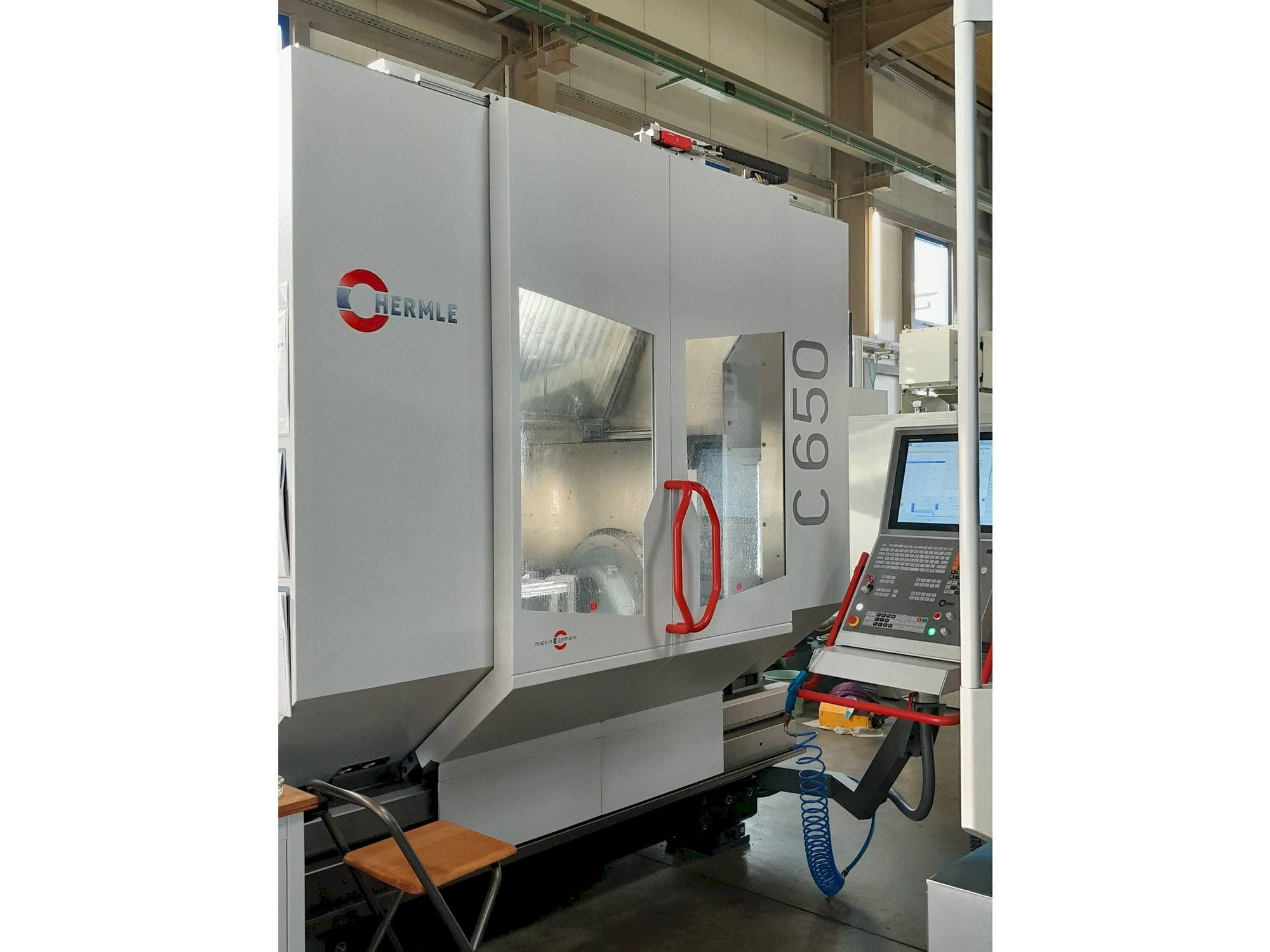 HERMLE C650 U Mašinos vaizdas iš priekio