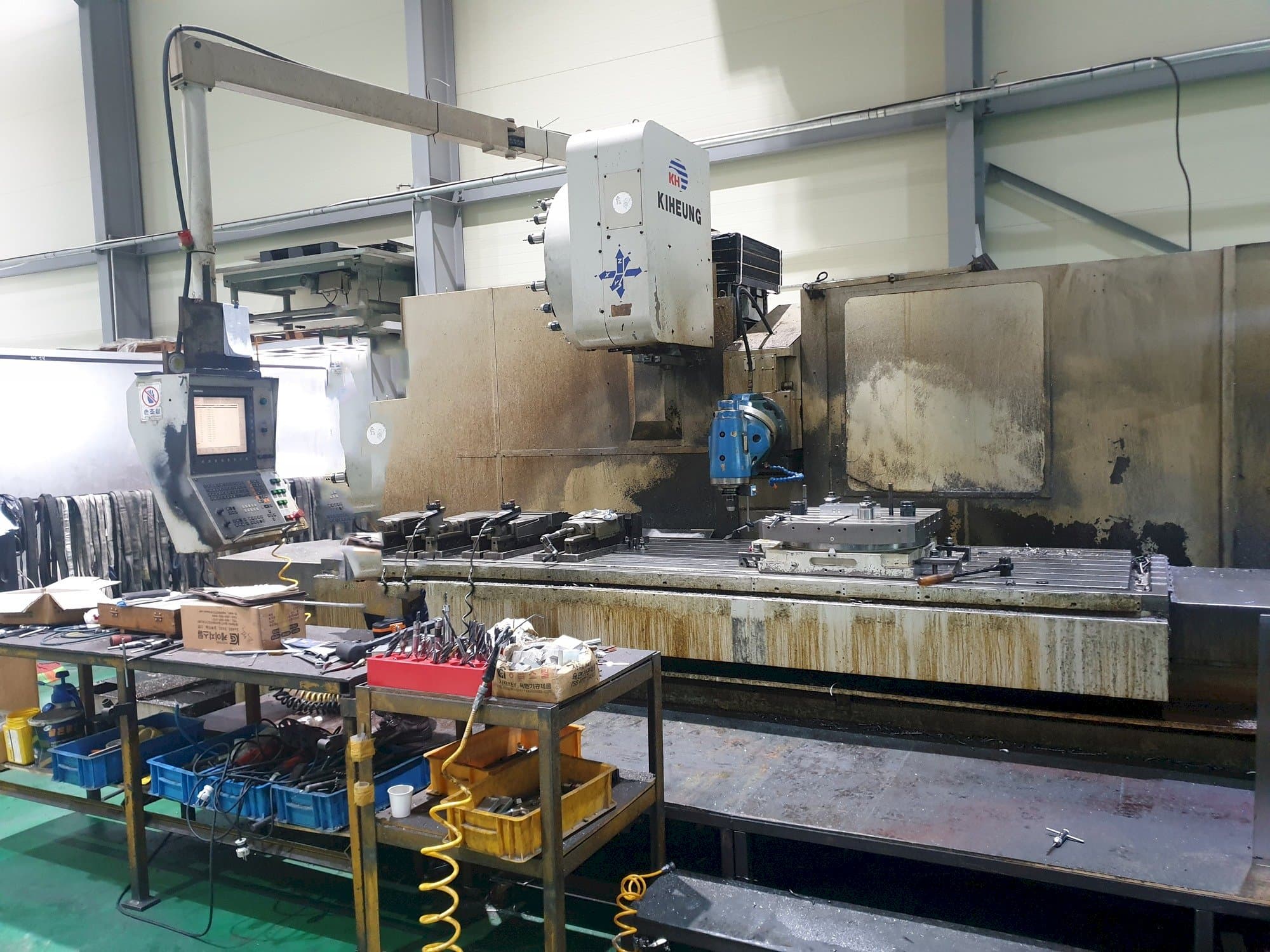 KIHEUNG KNC-U1000 Mašinos vaizdas iš priekio
