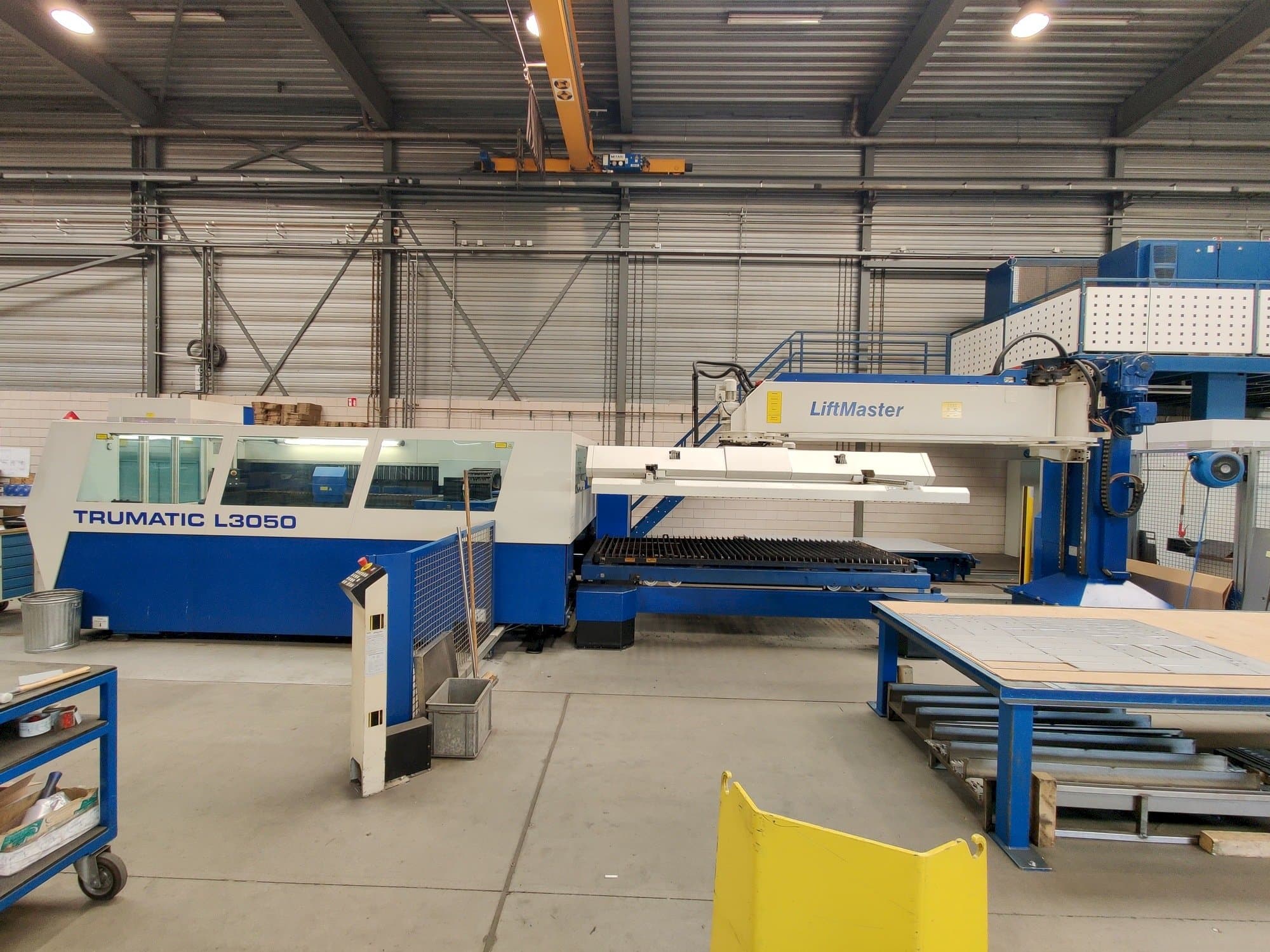 Trumpf Trumatic L3050 + Liftmaster Mašinos vaizdas iš priekio