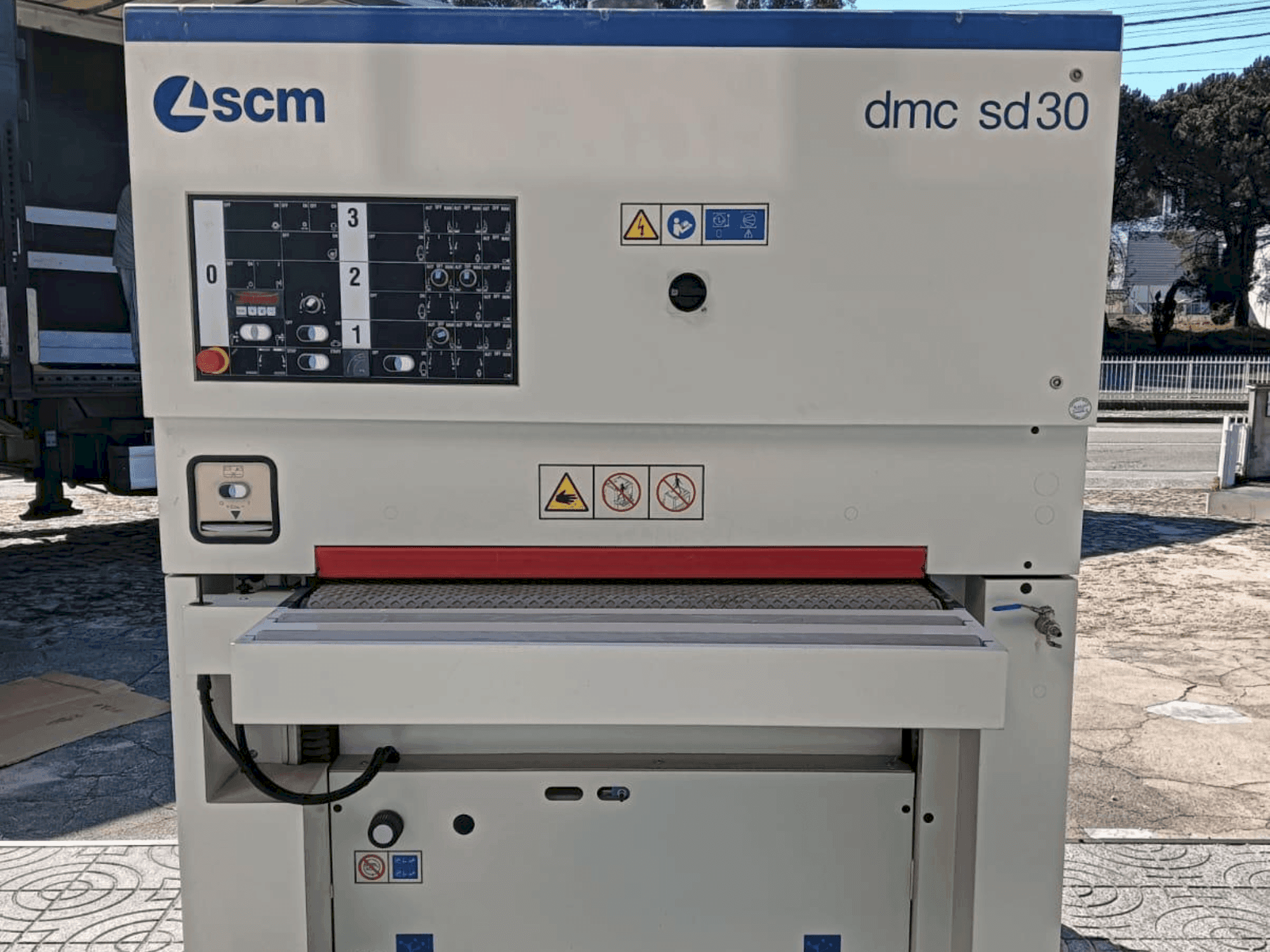 SMCTL DMC SD 30 RCS 110 Mašinos vaizdas iš priekio