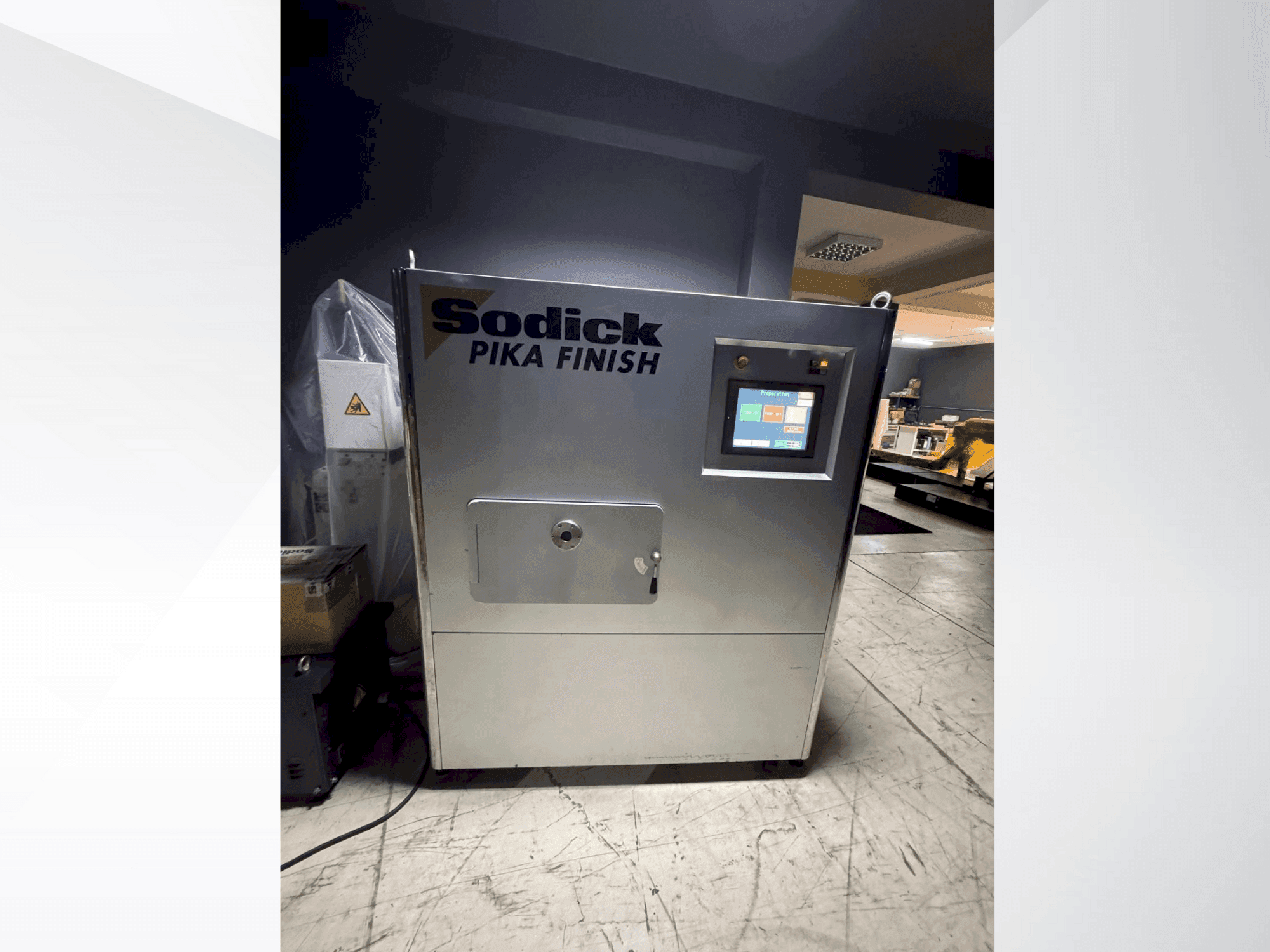Sodick Picka PF-32A Mašinos vaizdas iš priekio