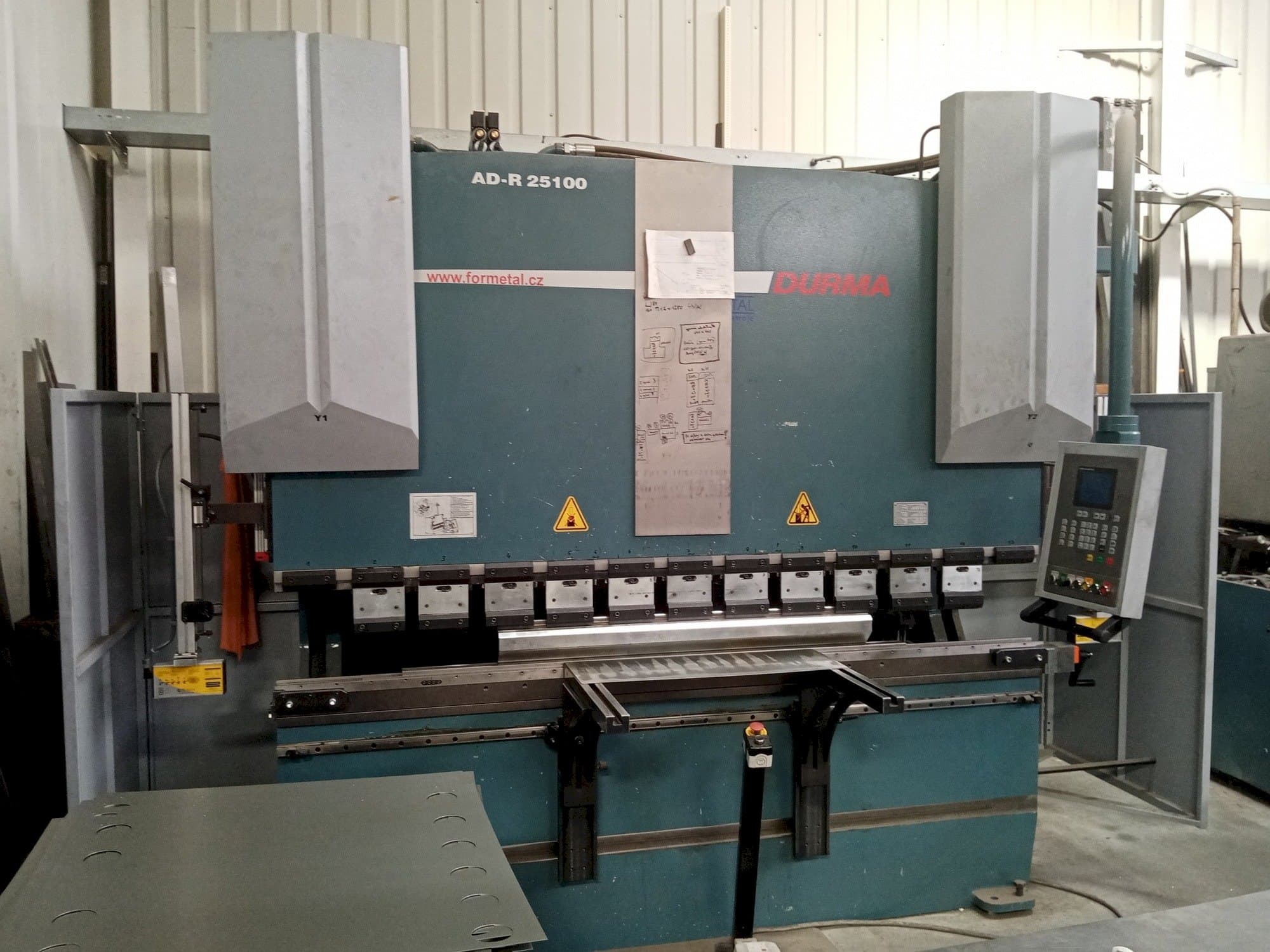 Durma AD-R 25100 Mašinos vaizdas iš priekio