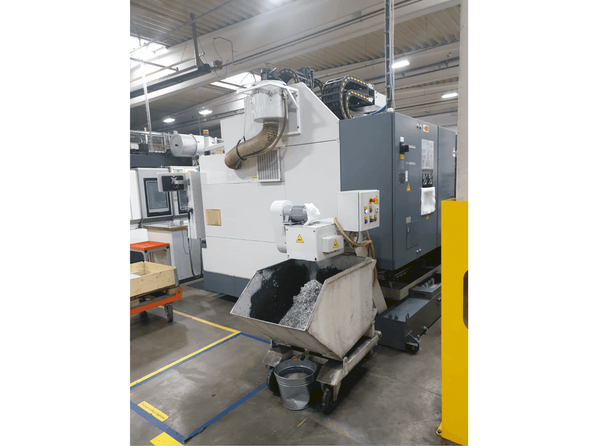 Okuma MB-66VA Mašinos vaizdas iš priekio