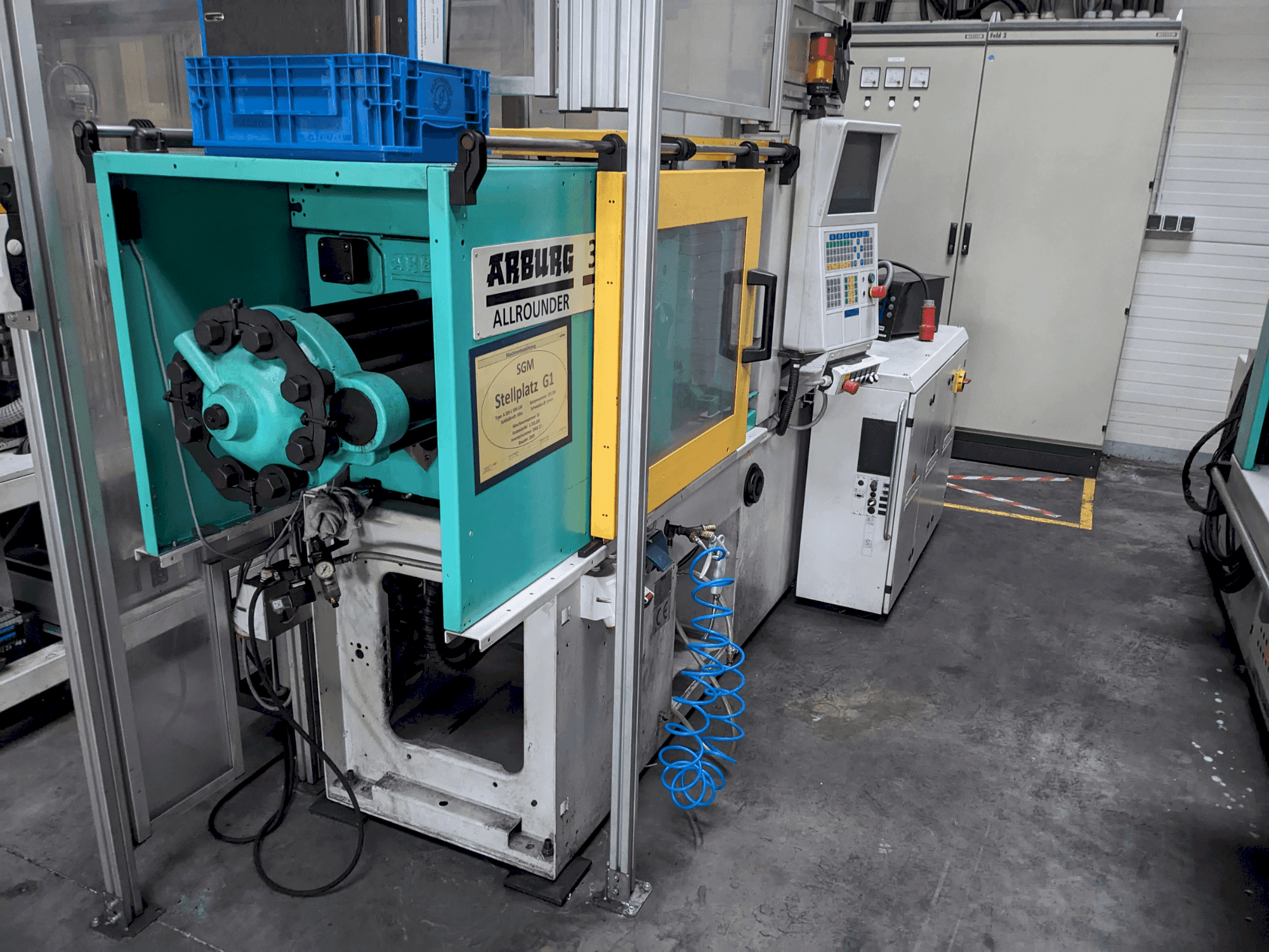 Arburg 320 C 500-100 Mašinos vaizdas iš priekio