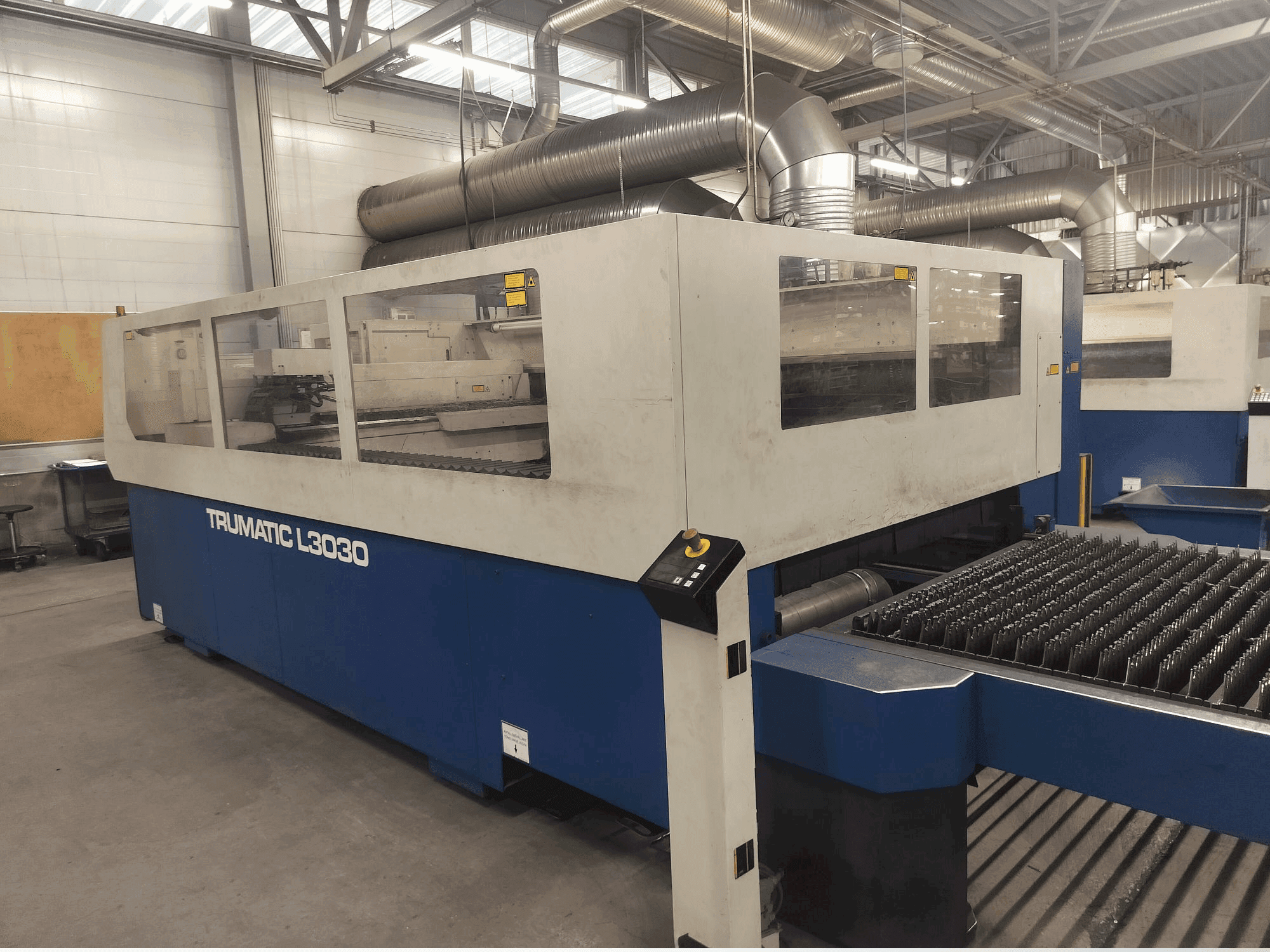 TRUMPF Trumatic L3030 Mašinos vaizdas iš priekio