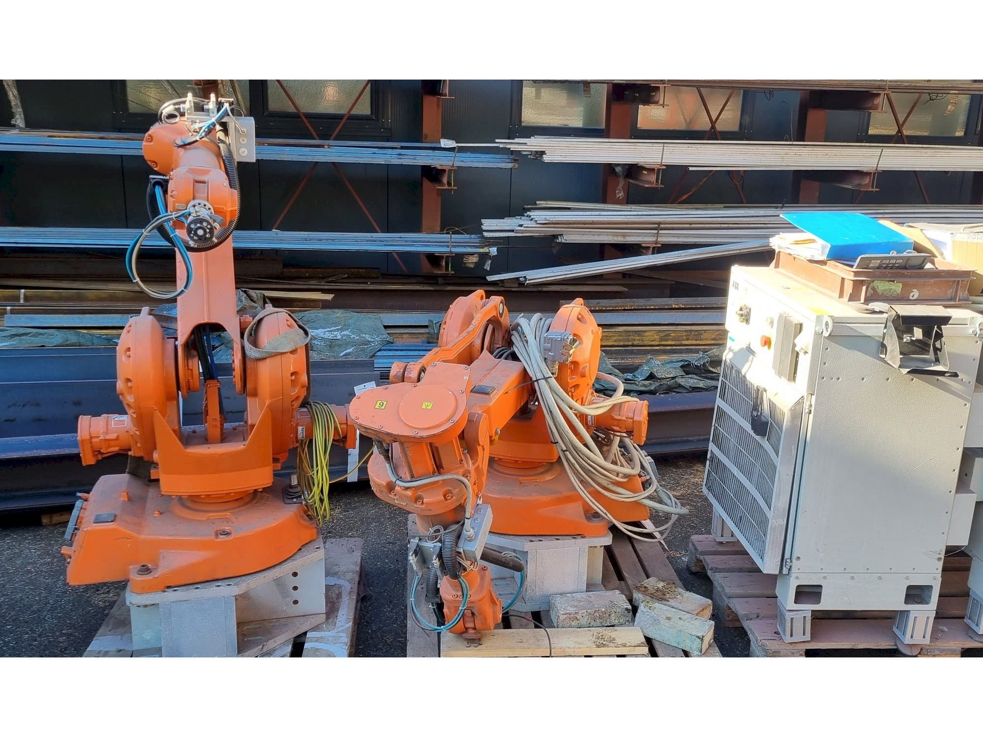 ABB IRB2400 M2000 Mašinos vaizdas iš priekio