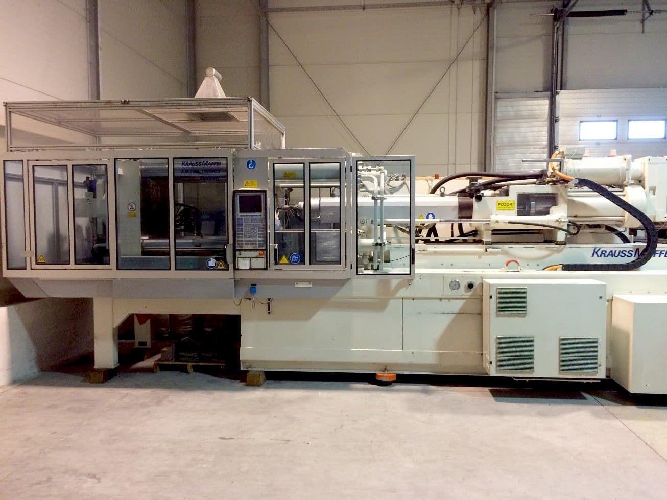 Krauss Maffei KM 280-1900 C3 Mašinos vaizdas iš priekio