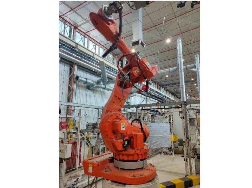 ABB IRB 6600-175/2.55 Mašinos vaizdas iš kairės pusės